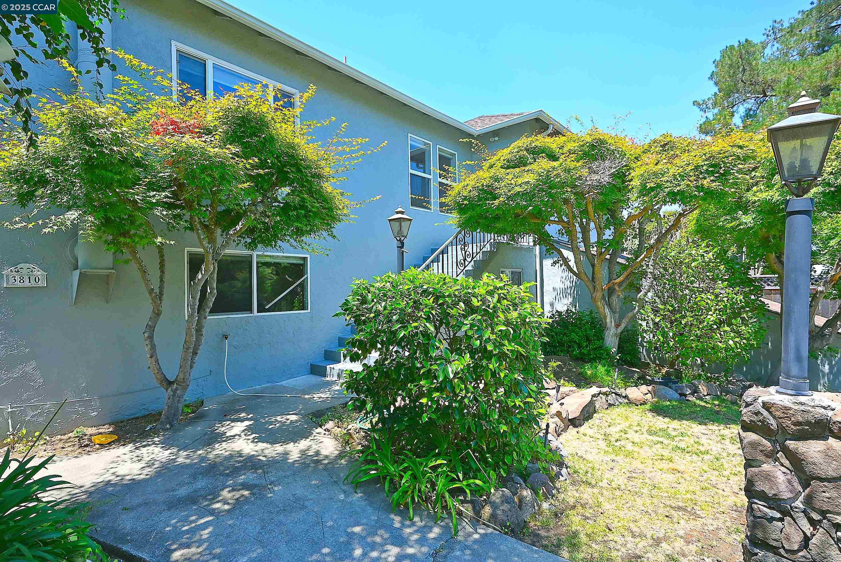 Detail Gallery Image 6 of 60 For 3810 Canyon Way, Martinez,  CA 94553 - 4 Beds | 3 Baths
