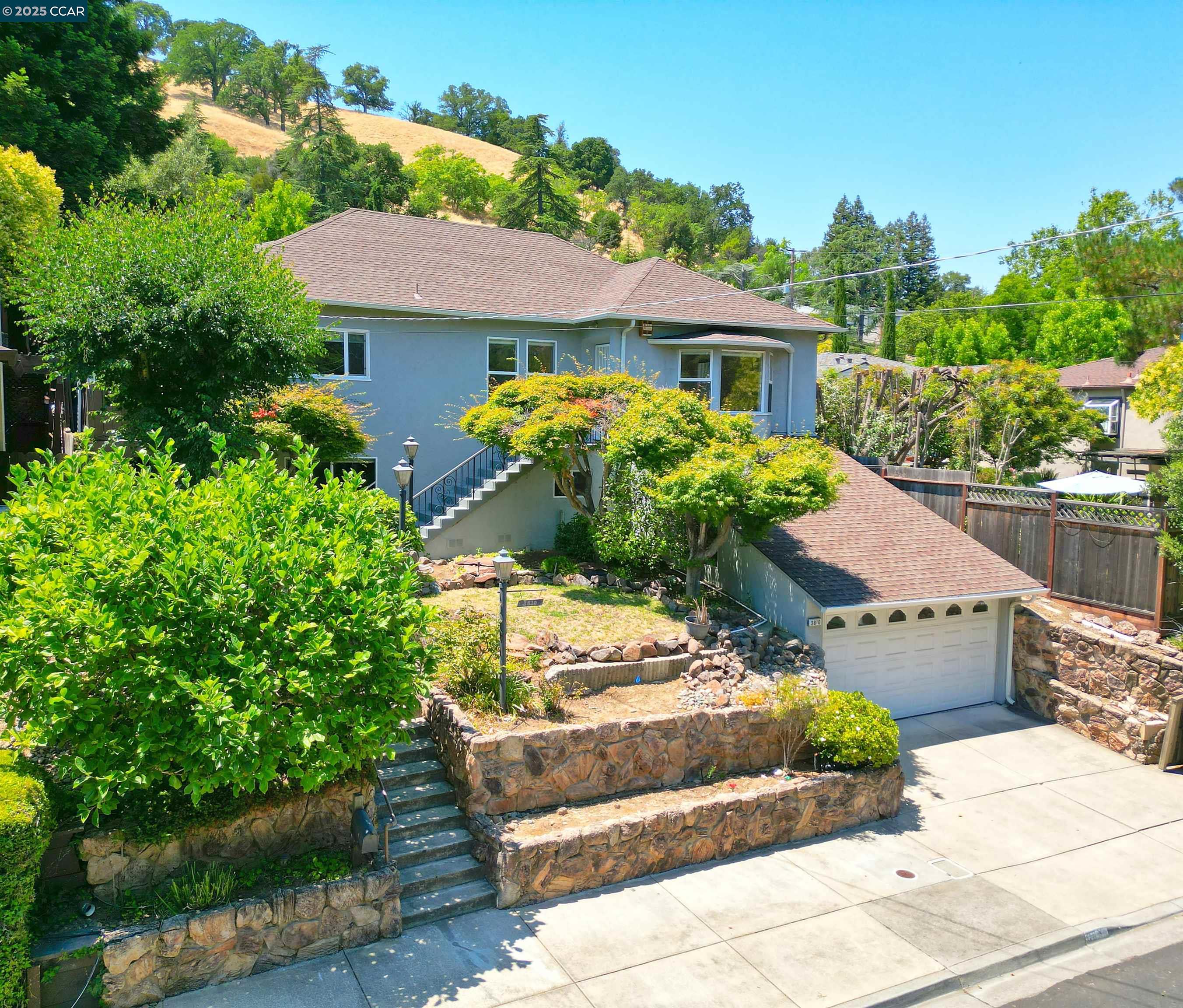 Detail Gallery Image 8 of 60 For 3810 Canyon Way, Martinez,  CA 94553 - 4 Beds | 3 Baths