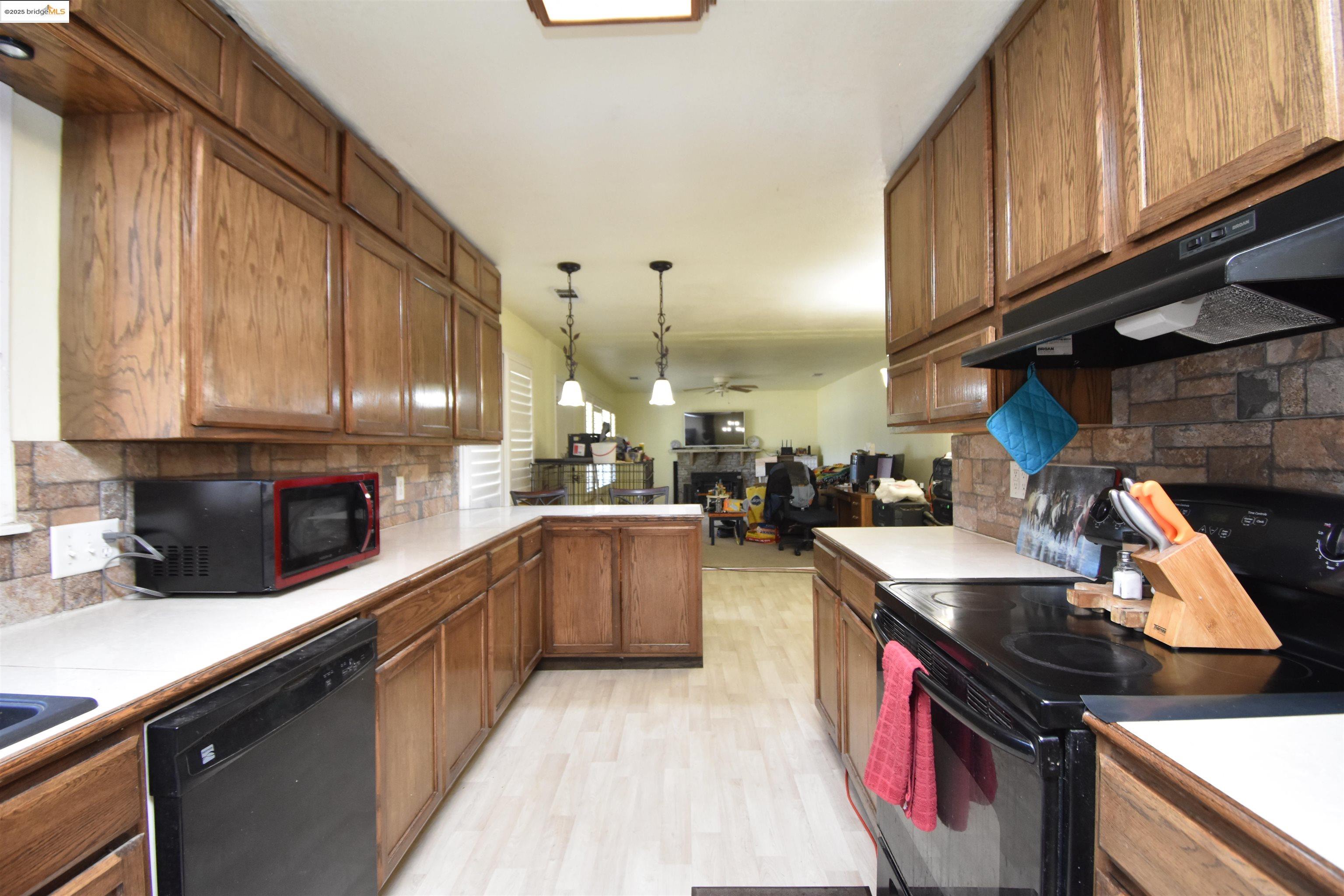 Detail Gallery Image 15 of 35 For 5100 Kiernan Ave, Salida,  CA 95368 - 3 Beds | 3 Baths