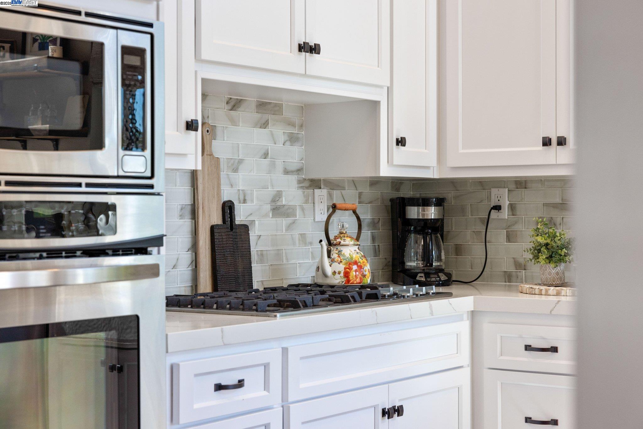 Detail Gallery Image 15 of 58 For 4057 W Lakeshore Dr, San Ramon,  CA 94582 - 3 Beds | 2/1 Baths