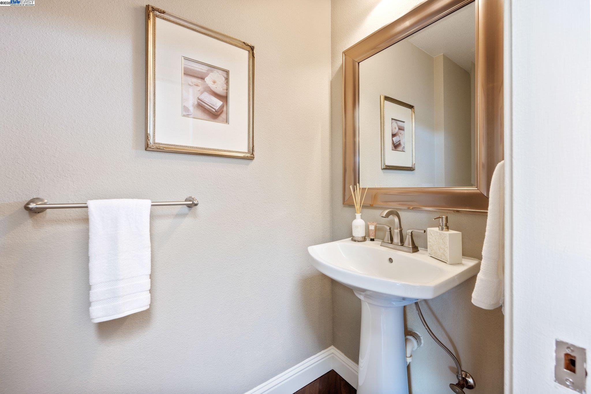 Detail Gallery Image 23 of 58 For 4057 W Lakeshore Dr, San Ramon,  CA 94582 - 3 Beds | 2/1 Baths