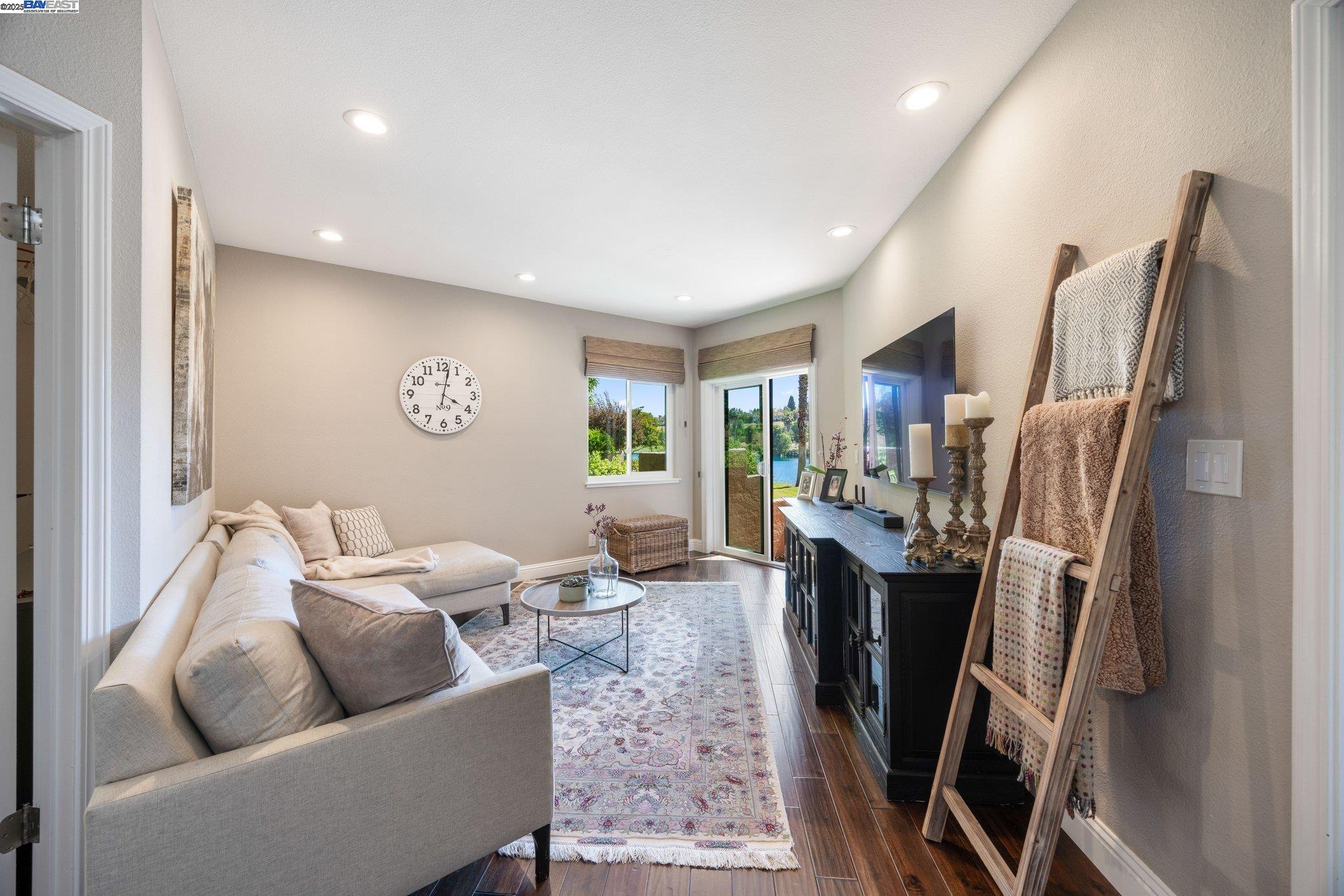 Detail Gallery Image 35 of 58 For 4057 W Lakeshore Dr, San Ramon,  CA 94582 - 3 Beds | 2/1 Baths