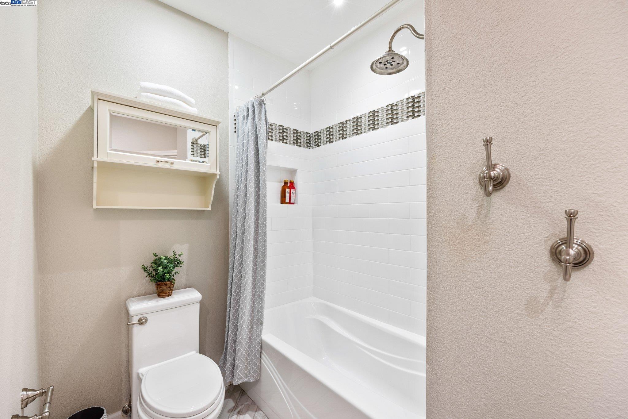 Detail Gallery Image 45 of 58 For 4057 W Lakeshore Dr, San Ramon,  CA 94582 - 3 Beds | 2/1 Baths