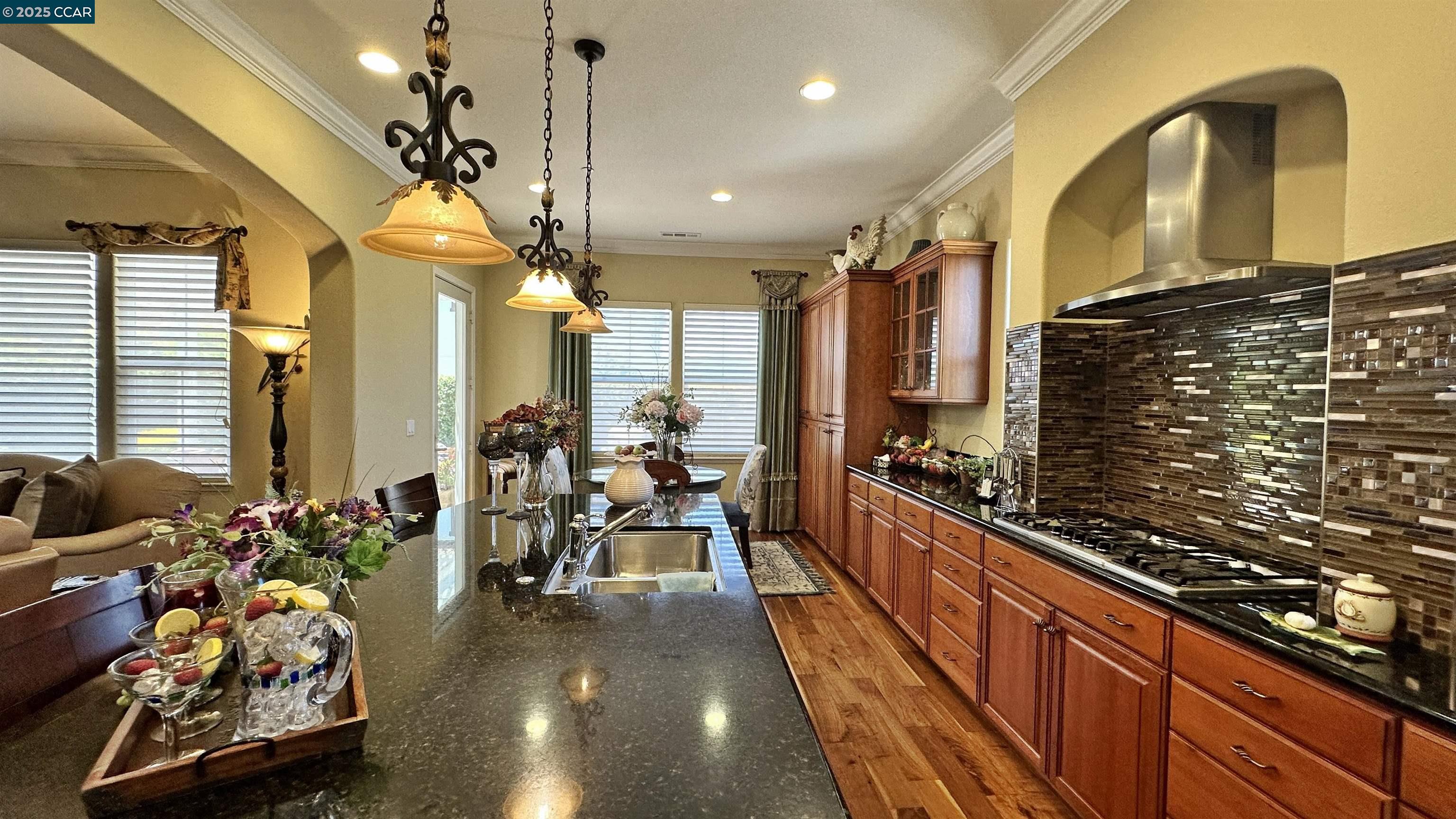 Detail Gallery Image 10 of 42 For 7691 Strath Pl, Gilroy,  CA 95020 - 4 Beds | 3 Baths