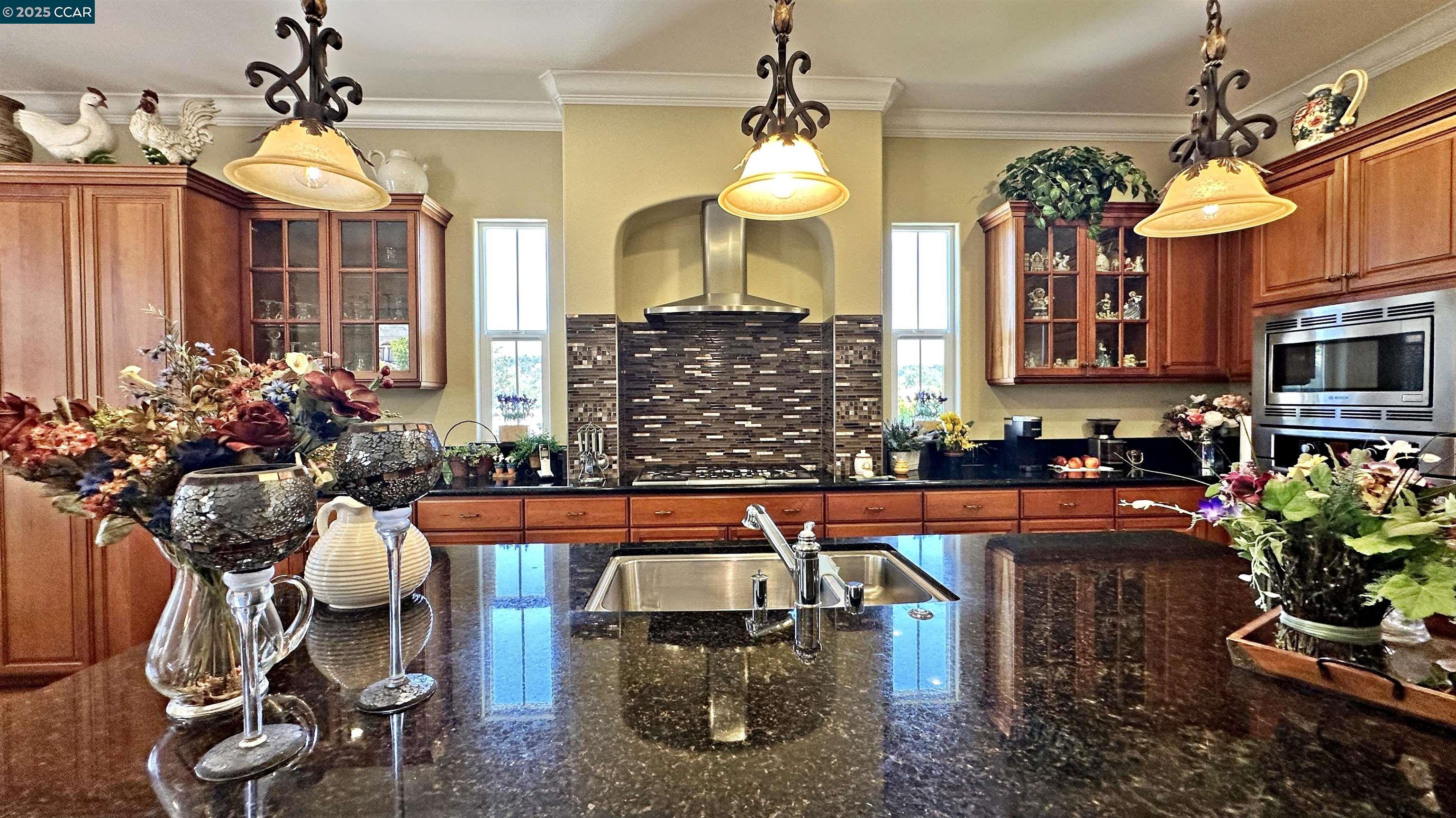 Detail Gallery Image 12 of 42 For 7691 Strath Pl, Gilroy,  CA 95020 - 4 Beds | 3 Baths