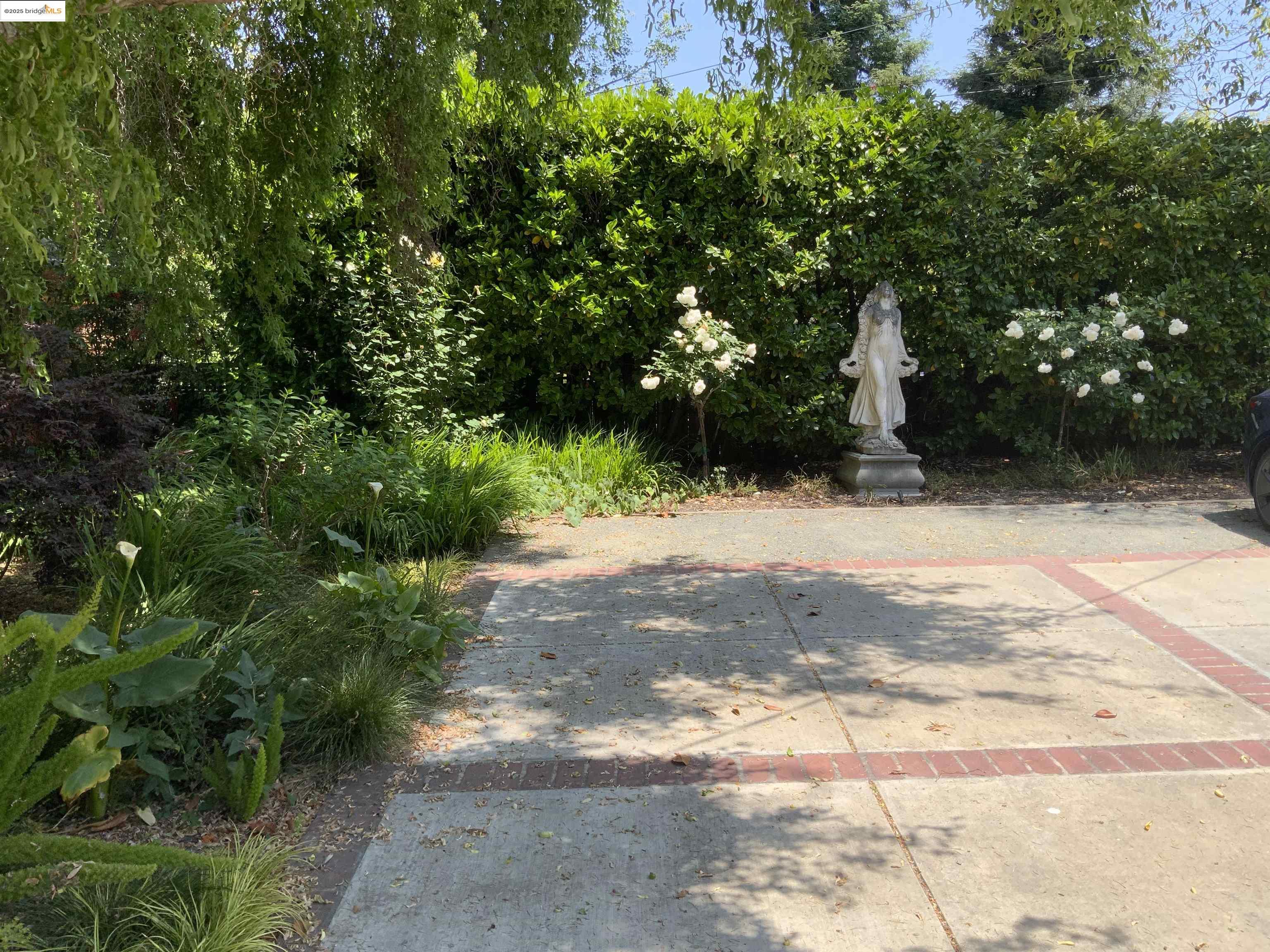 Detail Gallery Image 11 of 11 For 774 Kingston Avenue, Piedmont,  CA 94611 - 5 Beds | 4/2 Baths