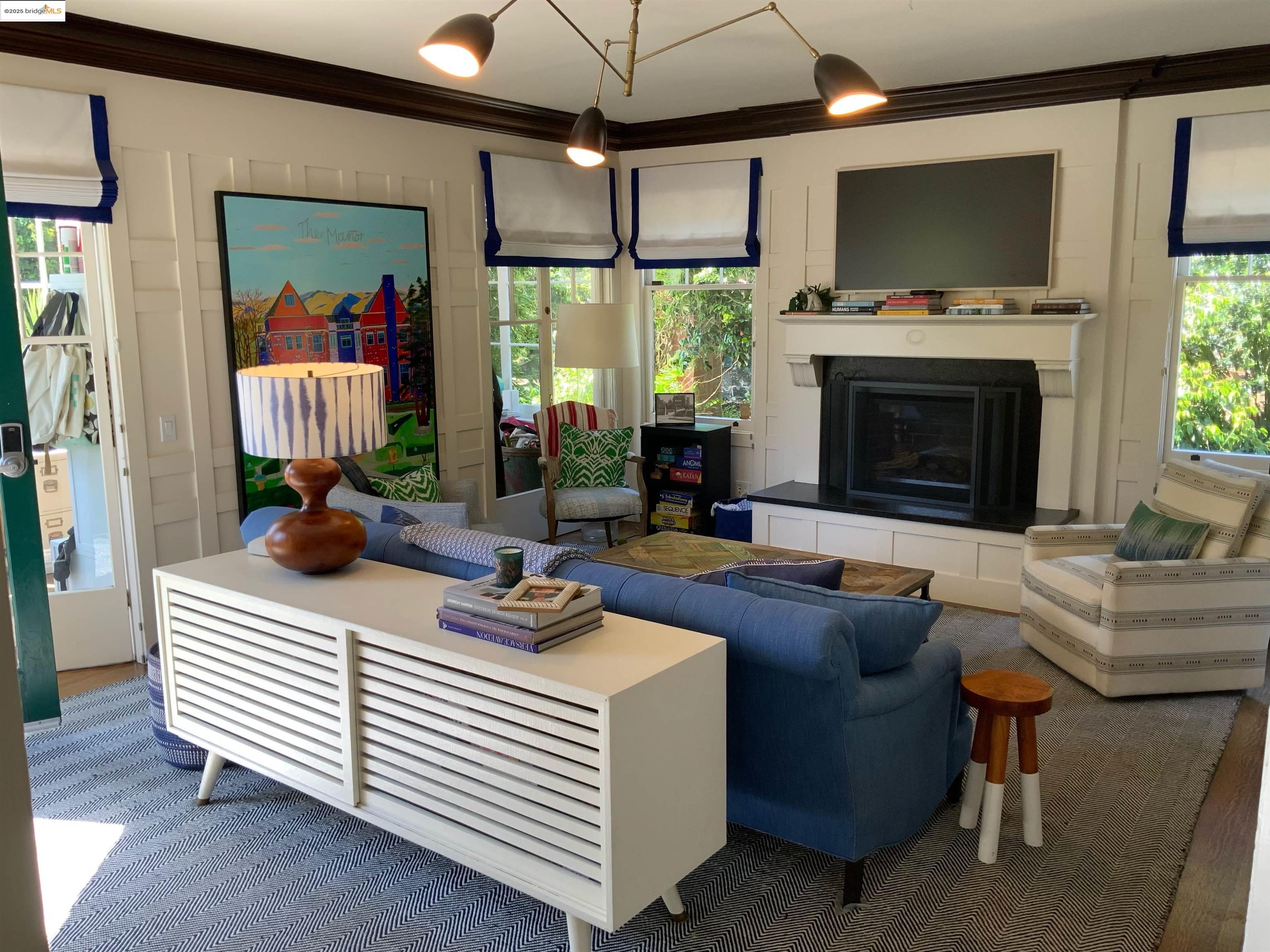 Detail Gallery Image 6 of 11 For 774 Kingston Avenue, Piedmont,  CA 94611 - 5 Beds | 4/2 Baths
