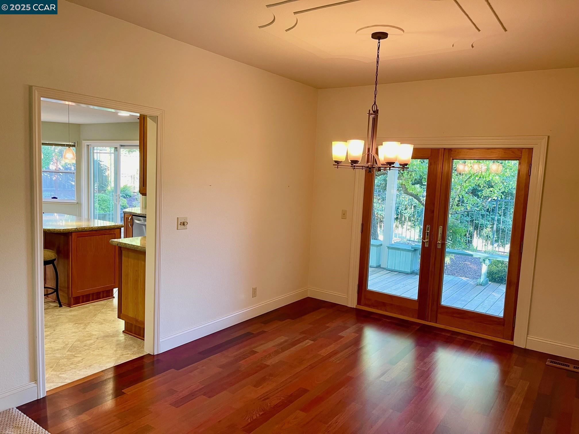 Detail Gallery Image 12 of 29 For 1020 Canyon Hills Road, San Ramon,  CA 94582 - 4 Beds | 2/1 Baths