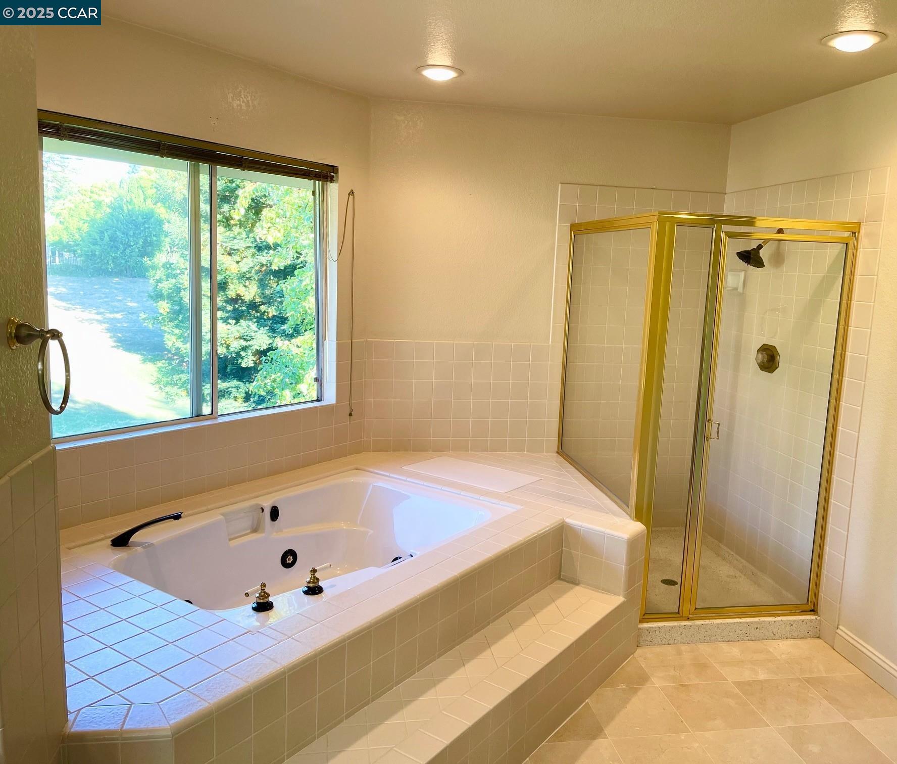 Detail Gallery Image 15 of 29 For 1020 Canyon Hills Road, San Ramon,  CA 94582 - 4 Beds | 2/1 Baths