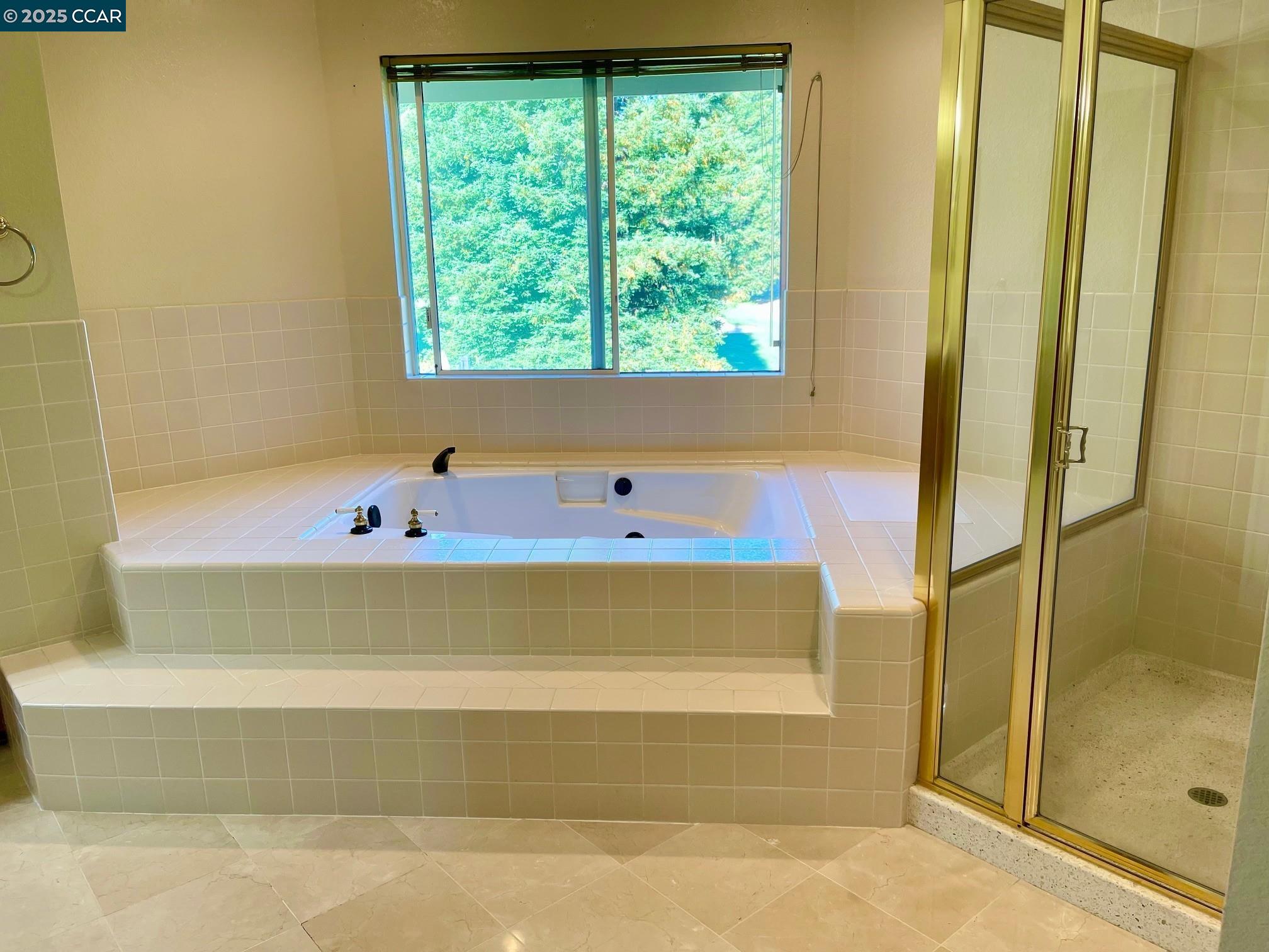 Detail Gallery Image 17 of 29 For 1020 Canyon Hills Road, San Ramon,  CA 94582 - 4 Beds | 2/1 Baths