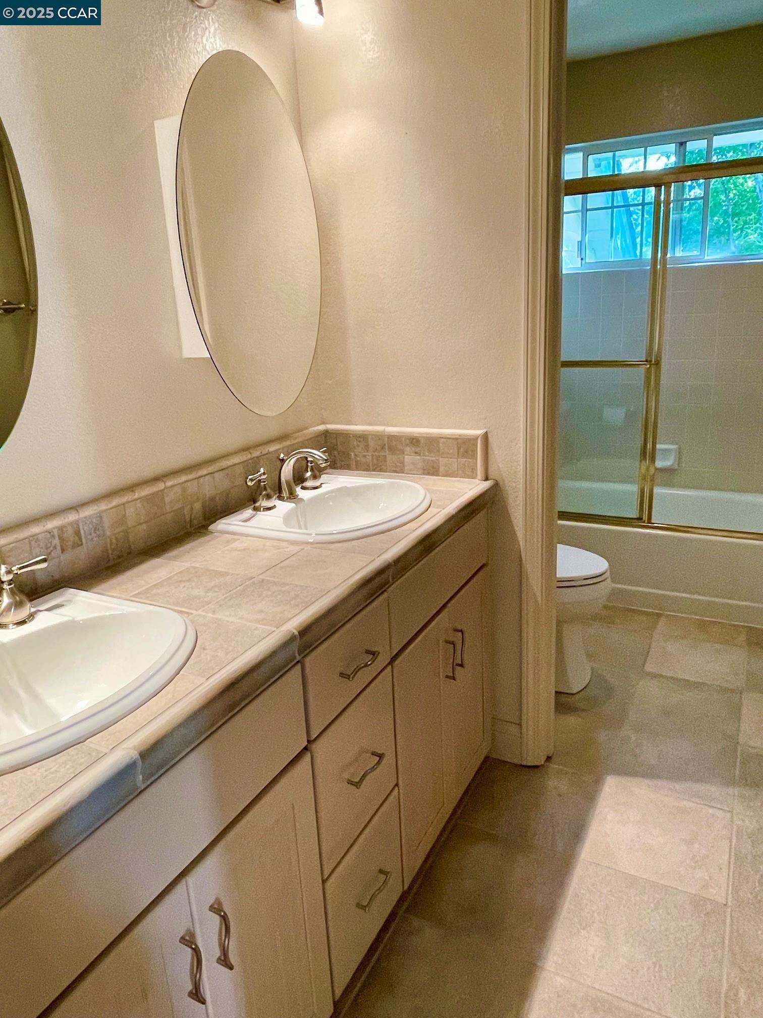Detail Gallery Image 20 of 29 For 1020 Canyon Hills Road, San Ramon,  CA 94582 - 4 Beds | 2/1 Baths