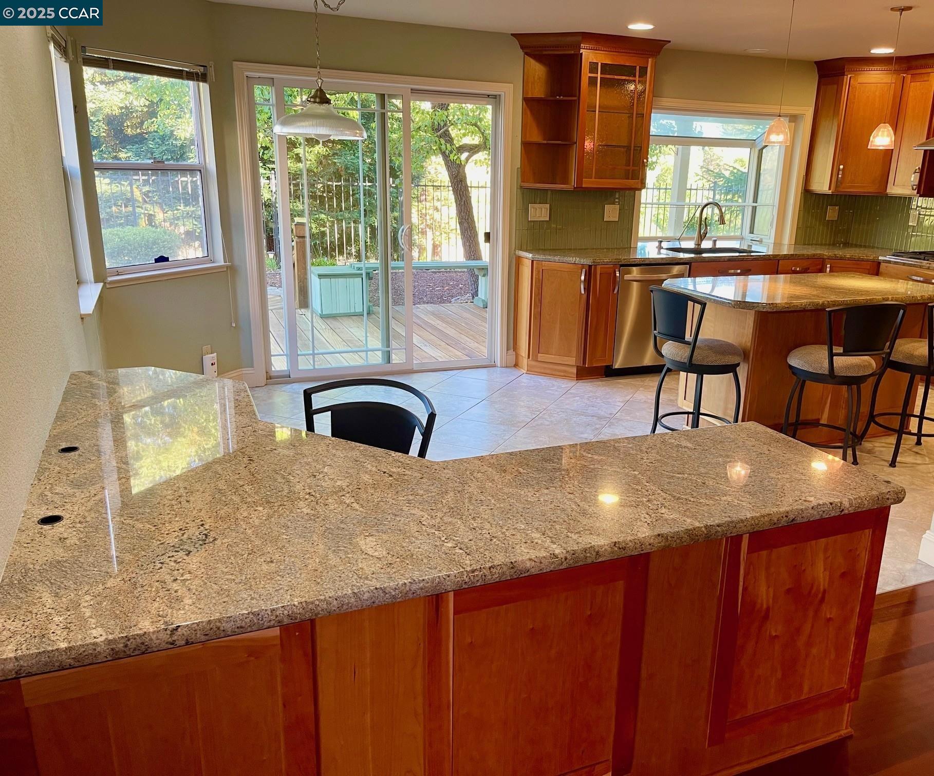 Detail Gallery Image 7 of 29 For 1020 Canyon Hills Road, San Ramon,  CA 94582 - 4 Beds | 2/1 Baths