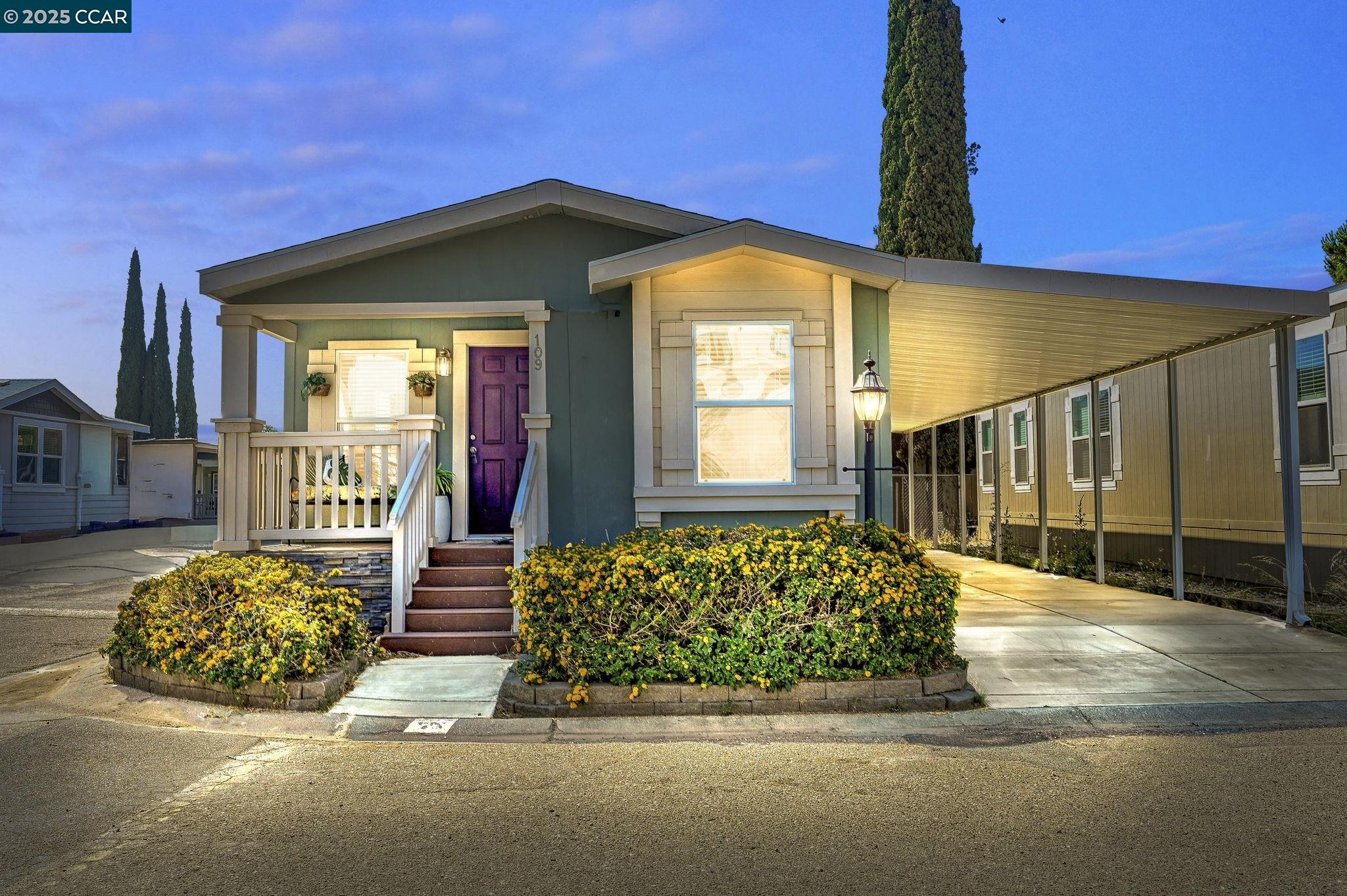 Detail Gallery Image 1 of 26 For 16711 Marsh Creek Rd #109,  Clayton,  CA 94517 - 2 Beds | 2 Baths
