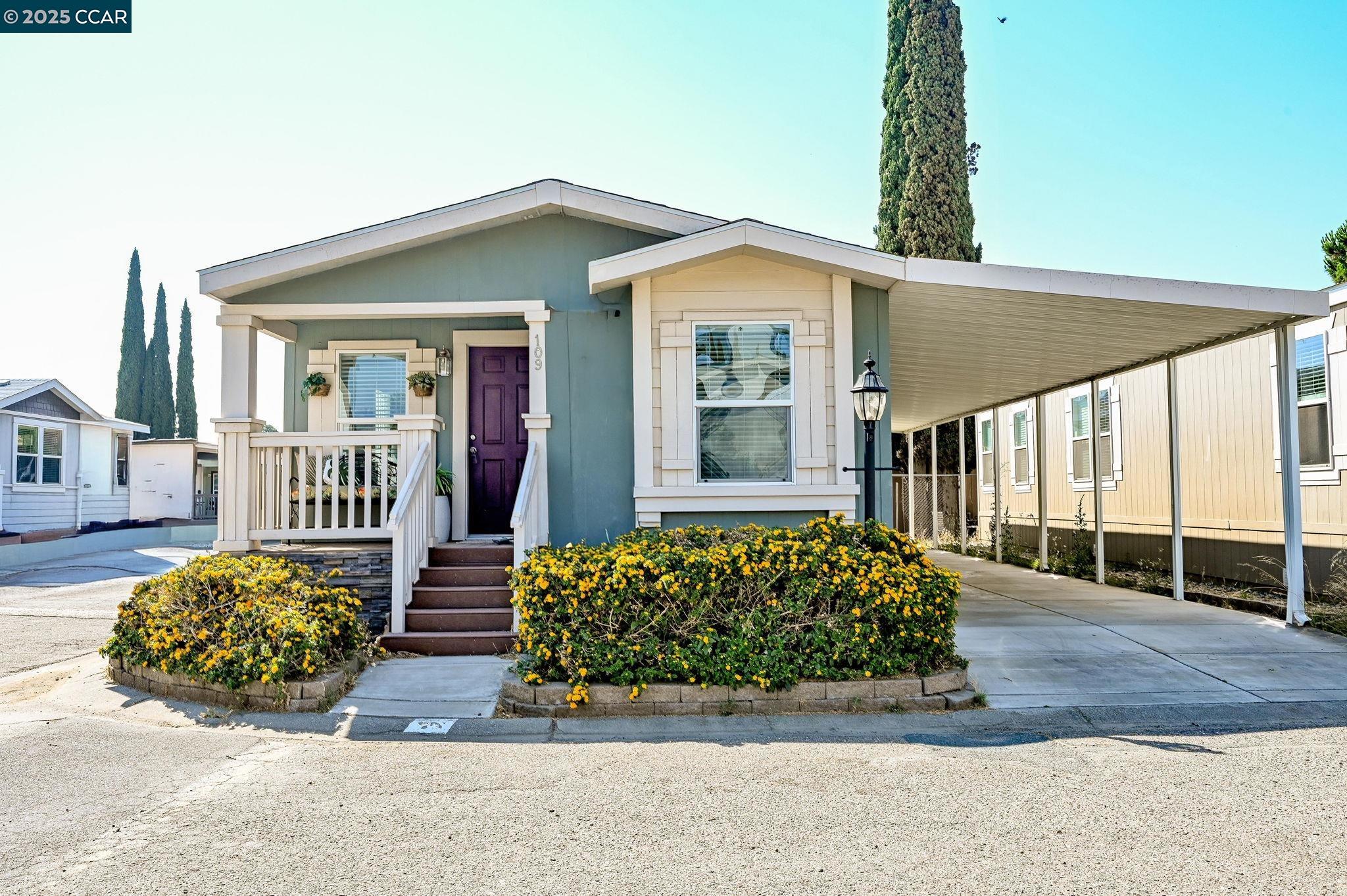Detail Gallery Image 2 of 26 For 16711 Marsh Creek Rd #109,  Clayton,  CA 94517 - 2 Beds | 2 Baths