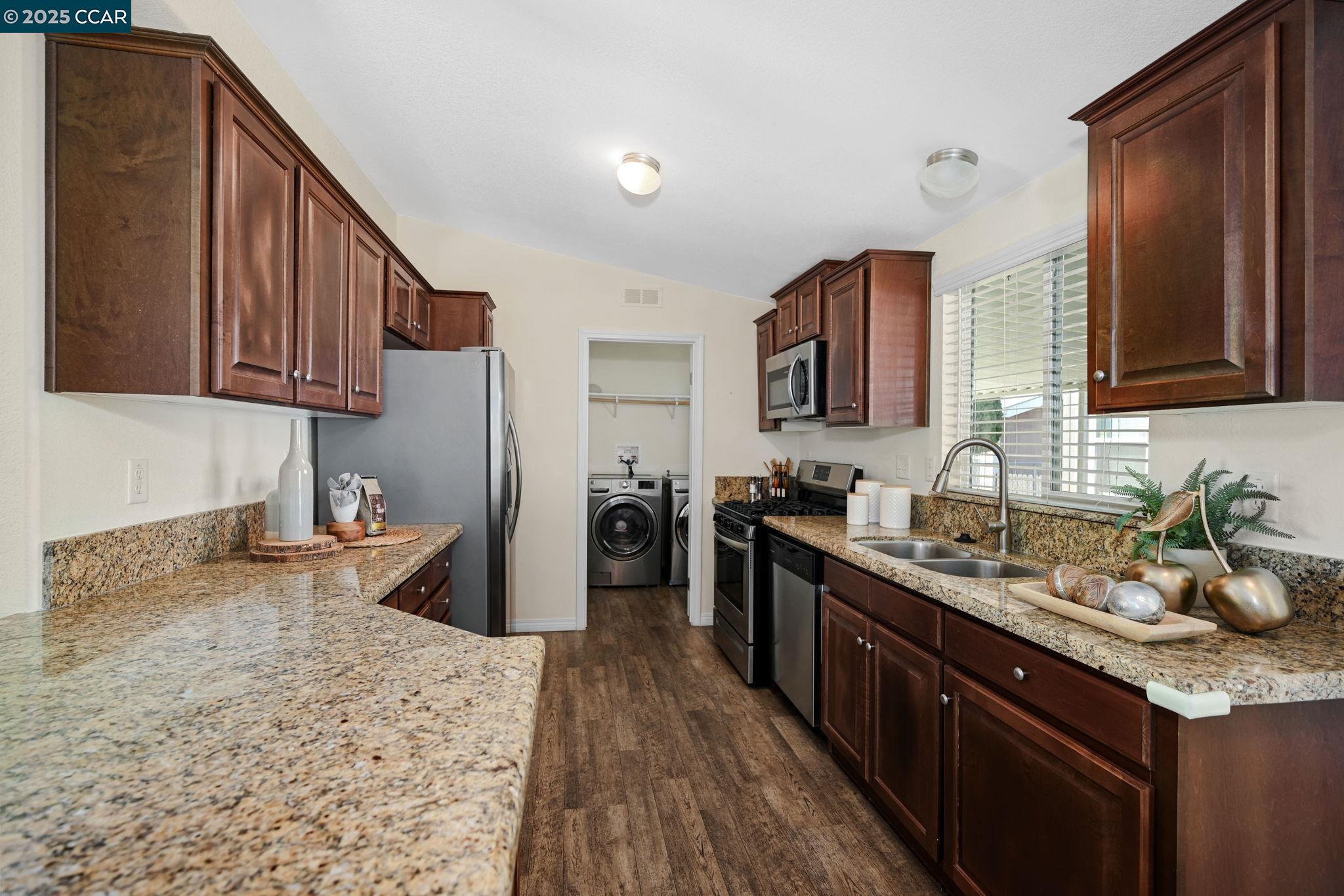 Detail Gallery Image 11 of 26 For 16711 Marsh Creek Rd #109,  Clayton,  CA 94517 - 2 Beds | 2 Baths
