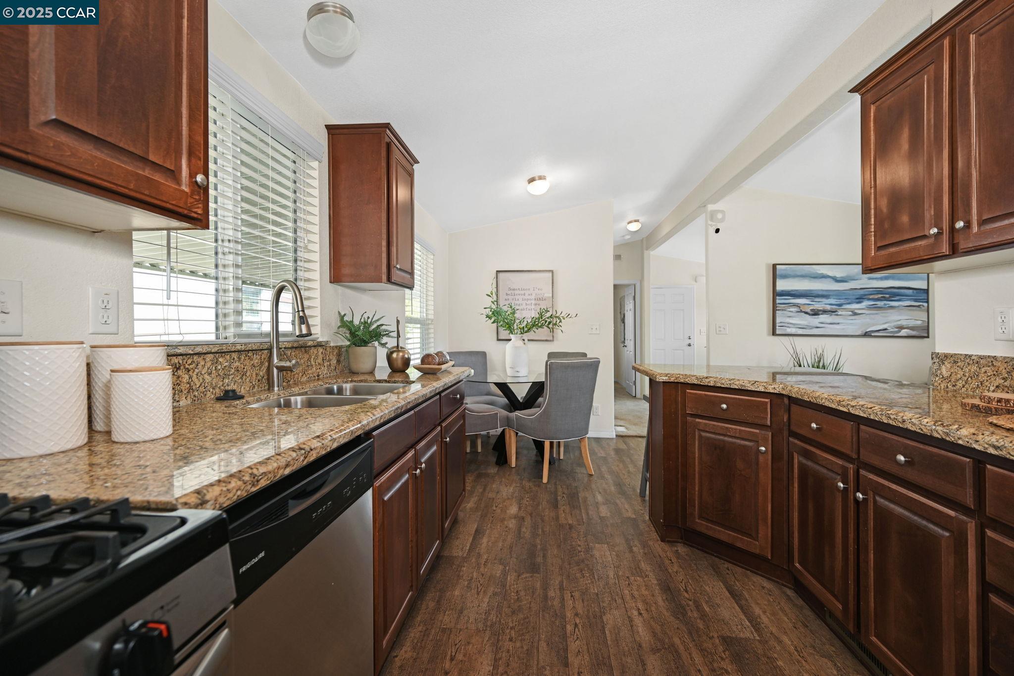 Detail Gallery Image 12 of 26 For 16711 Marsh Creek Rd #109,  Clayton,  CA 94517 - 2 Beds | 2 Baths
