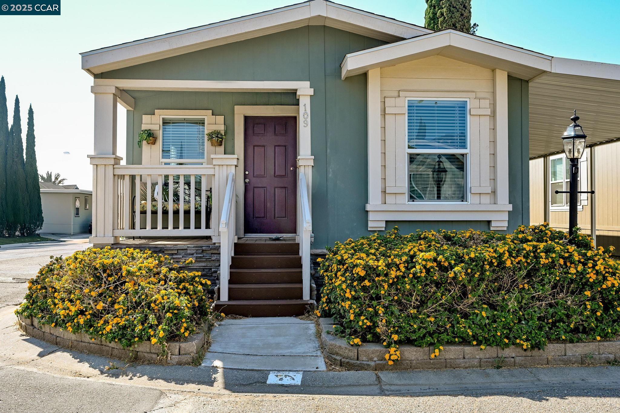 Detail Gallery Image 4 of 26 For 16711 Marsh Creek Rd #109,  Clayton,  CA 94517 - 2 Beds | 2 Baths