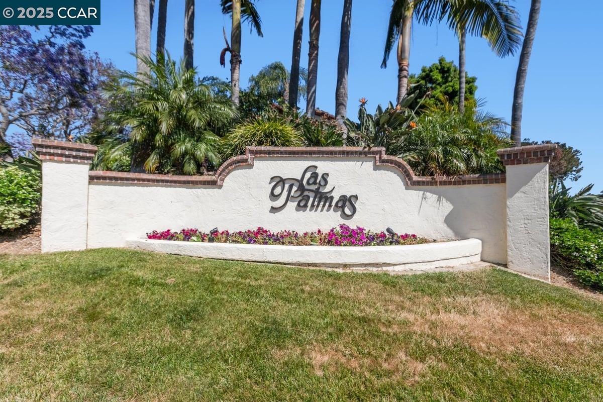 Detail Gallery Image 1 of 1 For 4215 Porte De Palmas #205,  San Diego,  CA 92122 - 3 Beds | 2 Baths