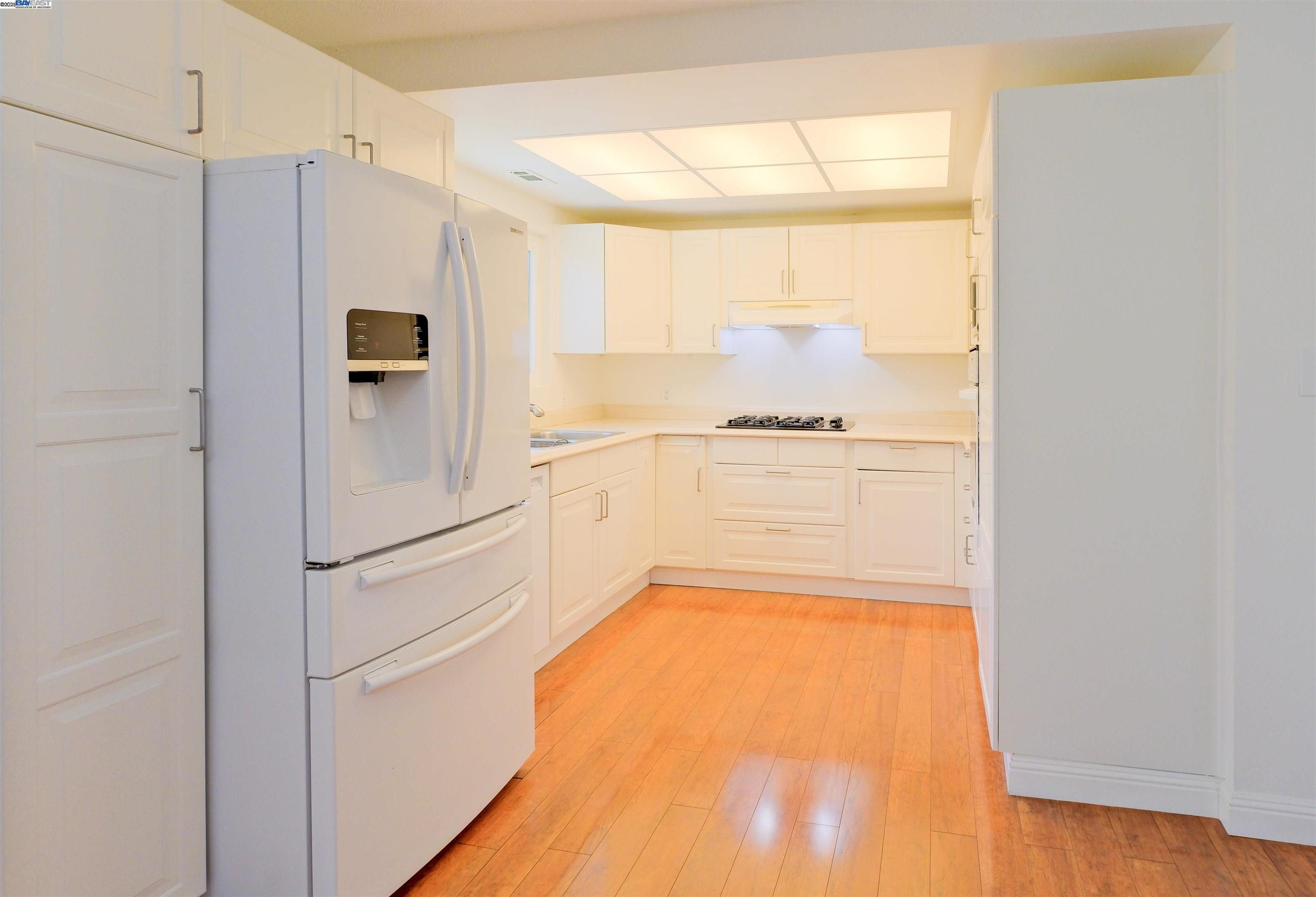Detail Gallery Image 3 of 19 For 156 Dogwood Pl, San Ramon,  CA 94583 - 2 Beds | 2 Baths