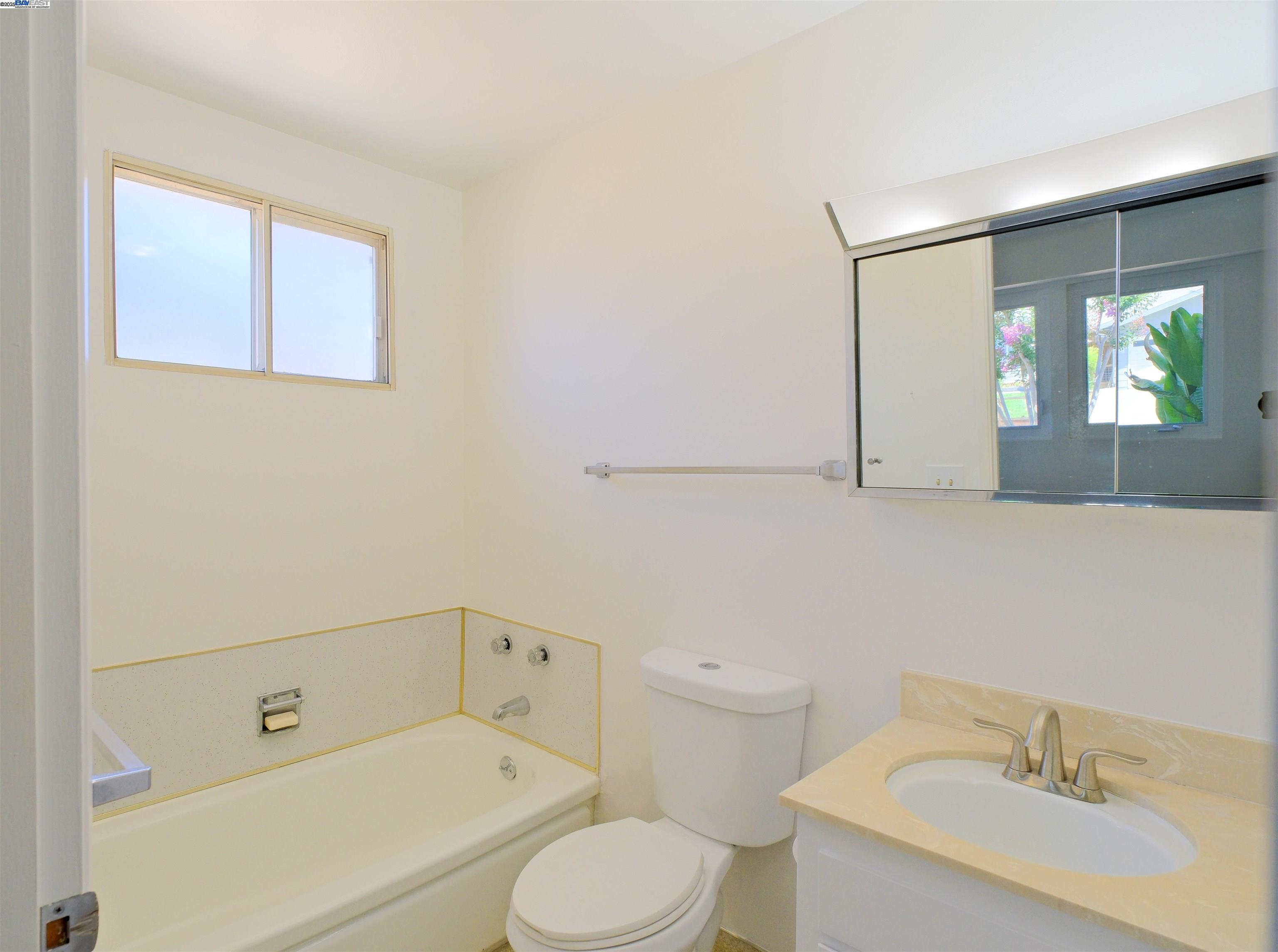 Detail Gallery Image 9 of 19 For 156 Dogwood Pl, San Ramon,  CA 94583 - 2 Beds | 2 Baths