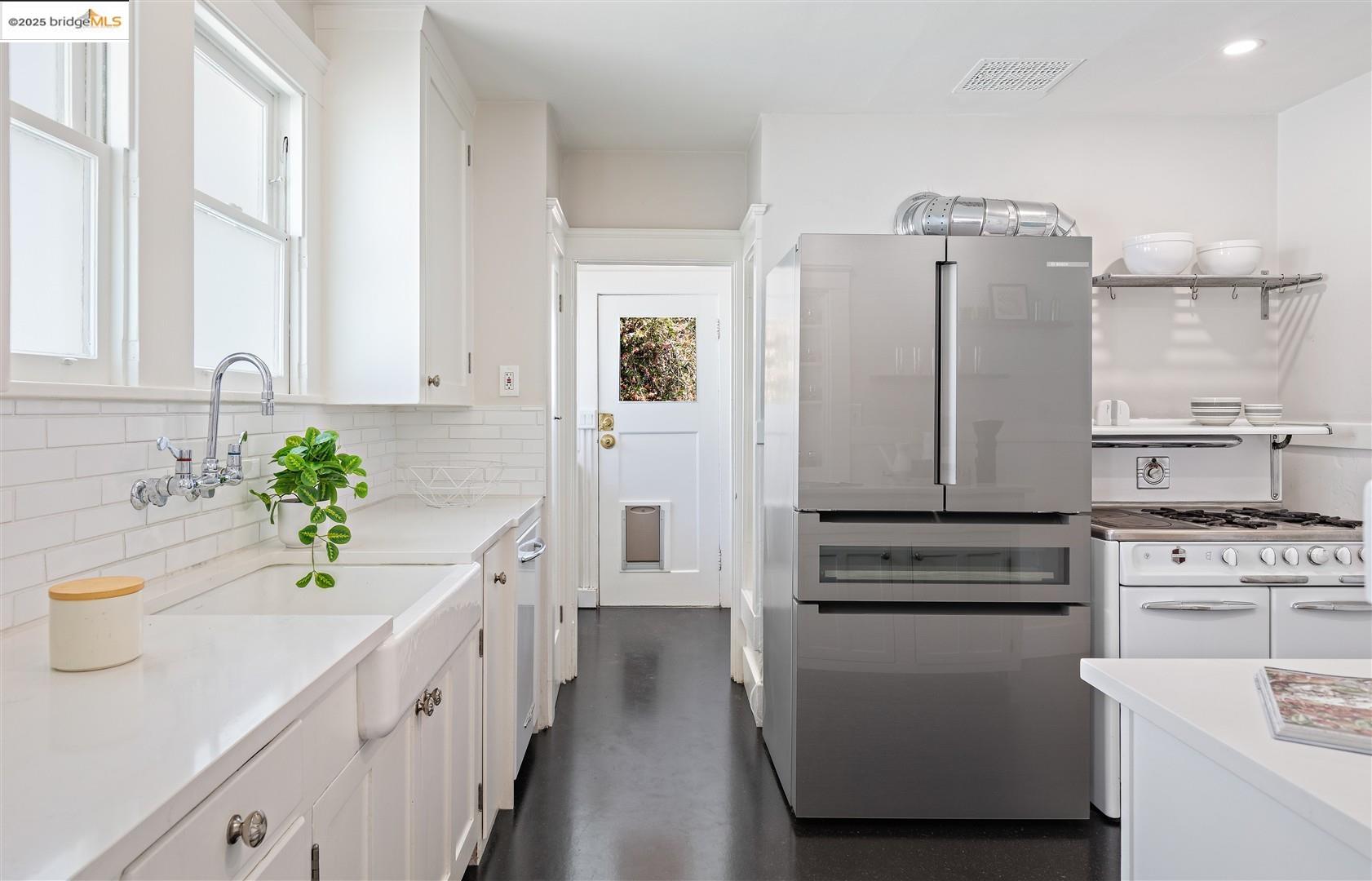 Detail Gallery Image 15 of 60 For 1342 Virginia Street, Berkeley,  CA 94702 - 2 Beds | 2 Baths