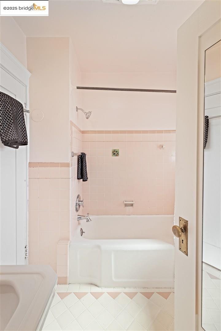 Detail Gallery Image 20 of 60 For 1342 Virginia Street, Berkeley,  CA 94702 - 2 Beds | 2 Baths