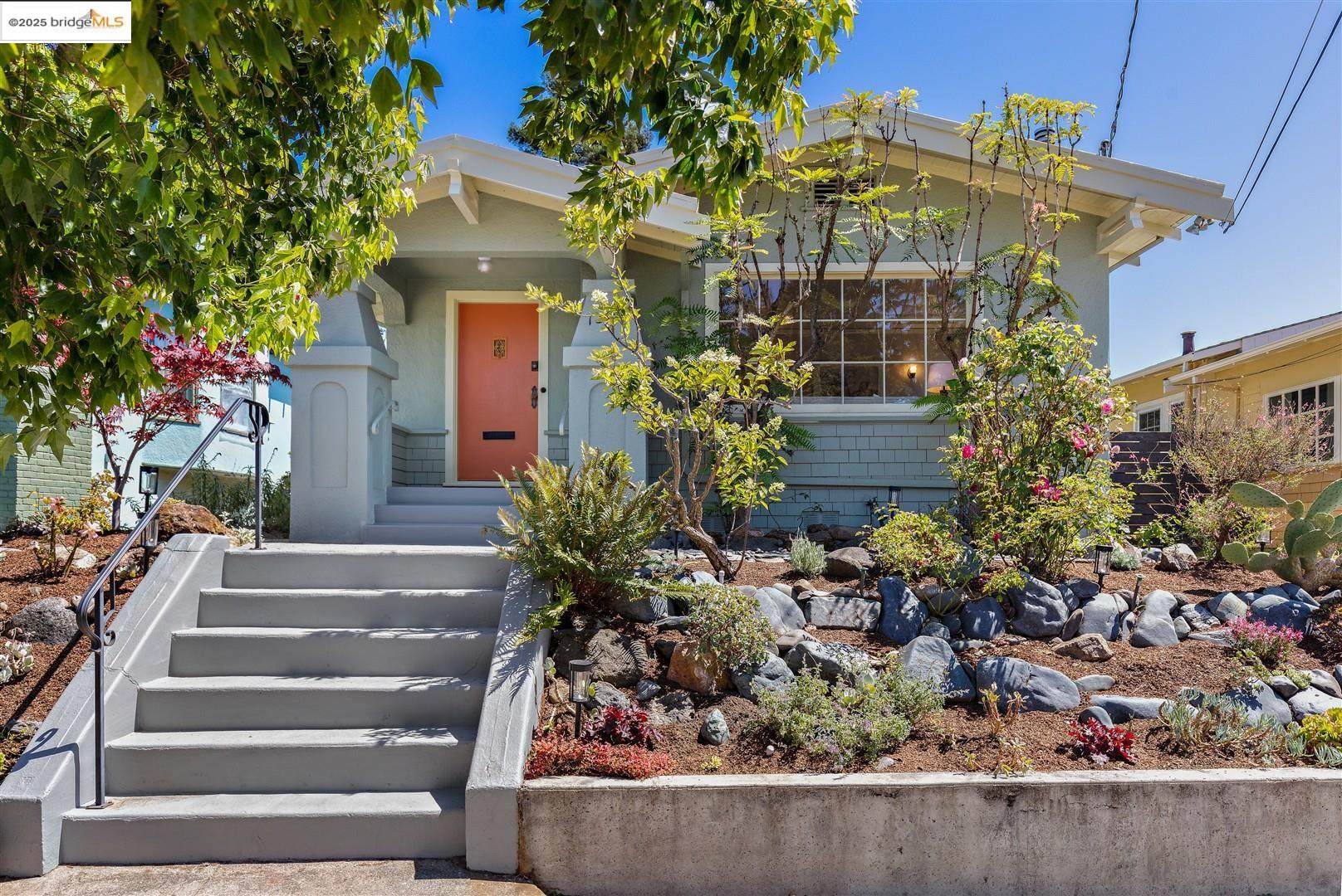 Detail Gallery Image 3 of 60 For 1342 Virginia Street, Berkeley,  CA 94702 - 2 Beds | 2 Baths