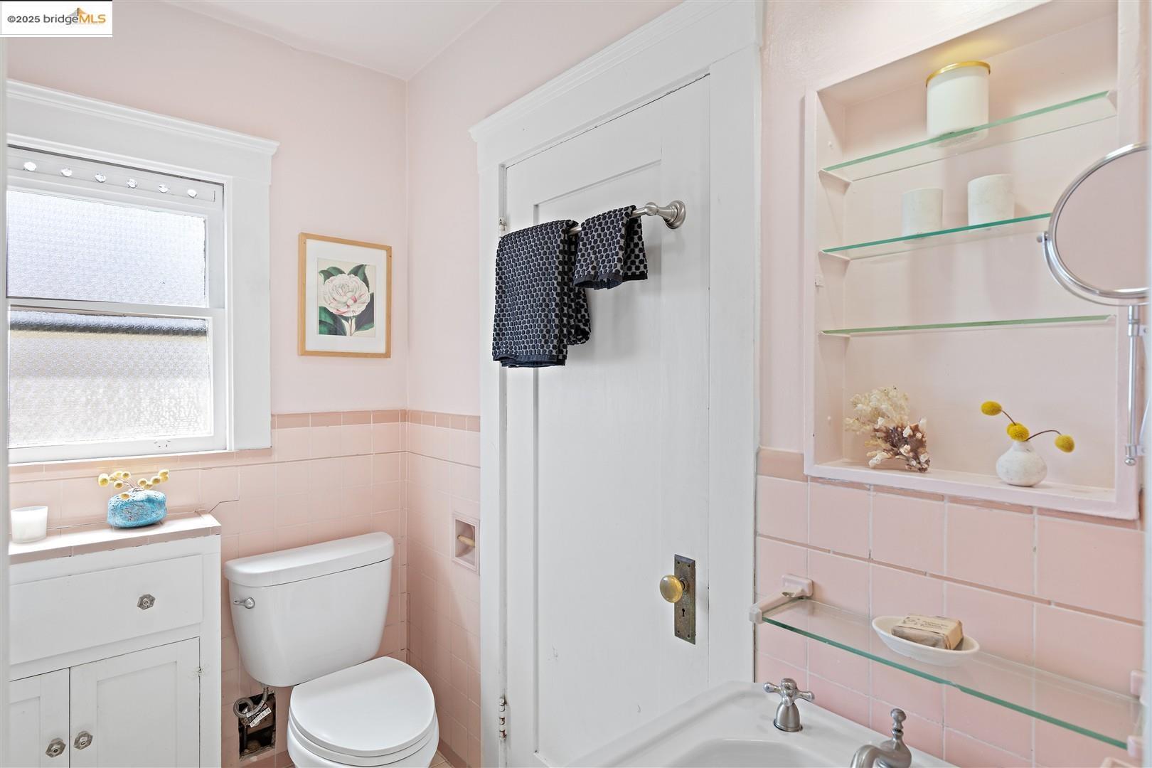 Detail Gallery Image 21 of 60 For 1342 Virginia Street, Berkeley,  CA 94702 - 2 Beds | 2 Baths