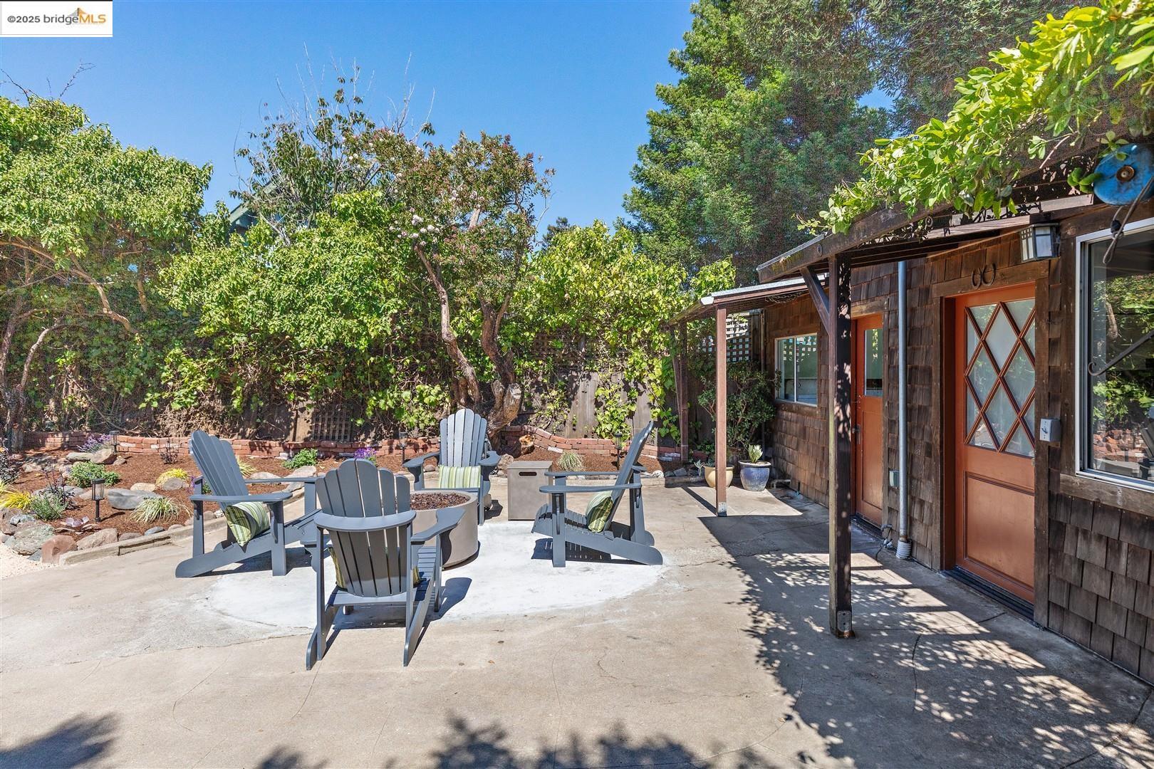 Detail Gallery Image 29 of 60 For 1342 Virginia Street, Berkeley,  CA 94702 - 2 Beds | 2 Baths