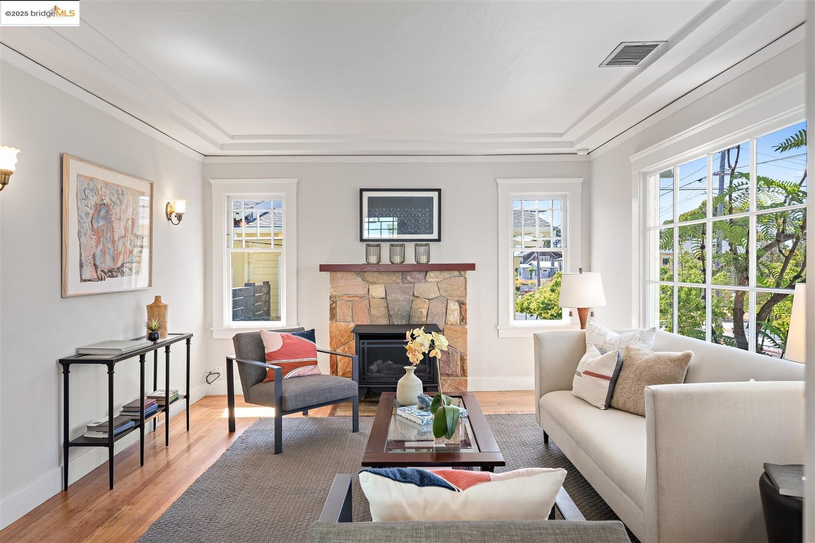Detail Gallery Image 8 of 60 For 1342 Virginia Street, Berkeley,  CA 94702 - 2 Beds | 2 Baths
