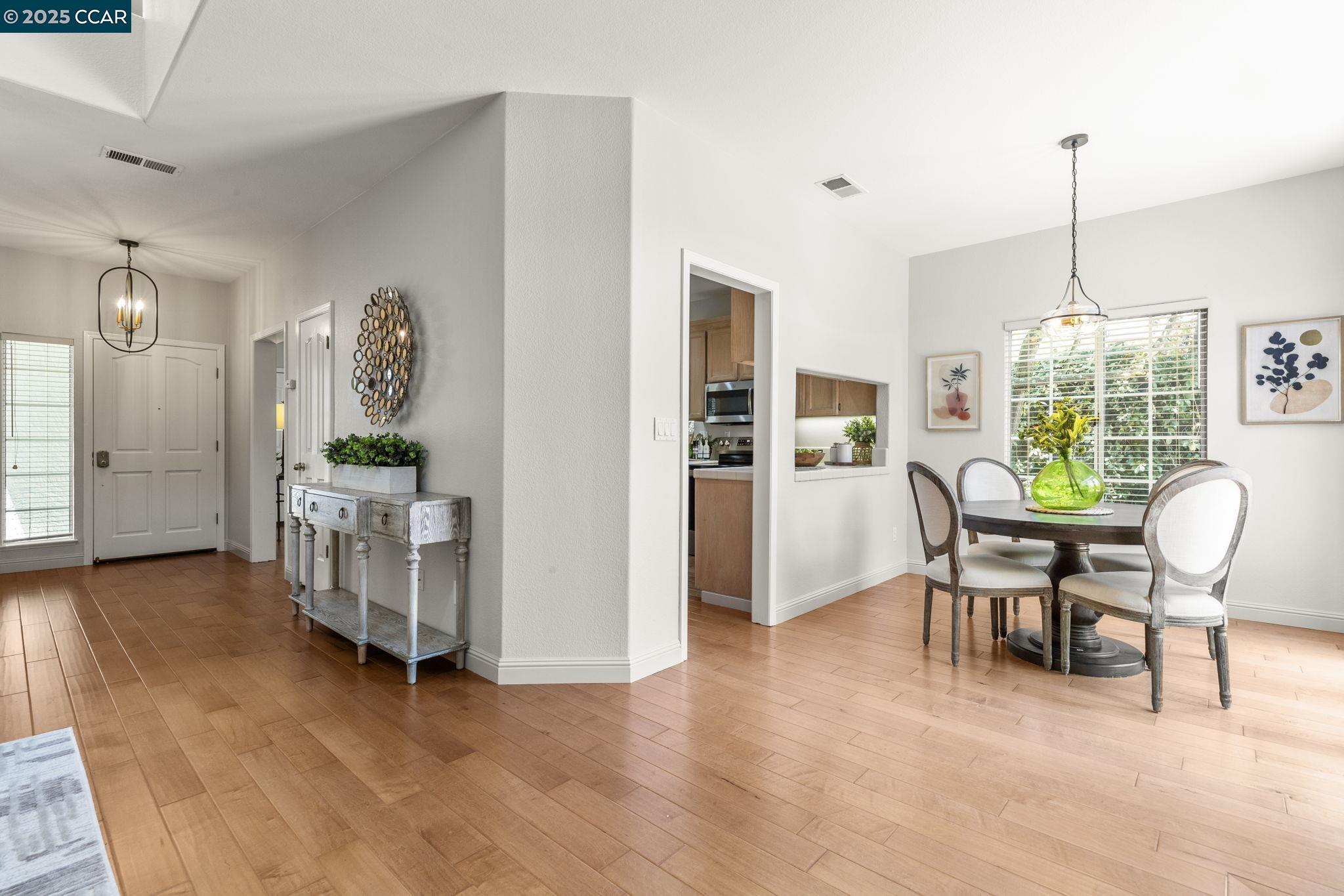 Photo #7: 41104699 Listing: Photo #7