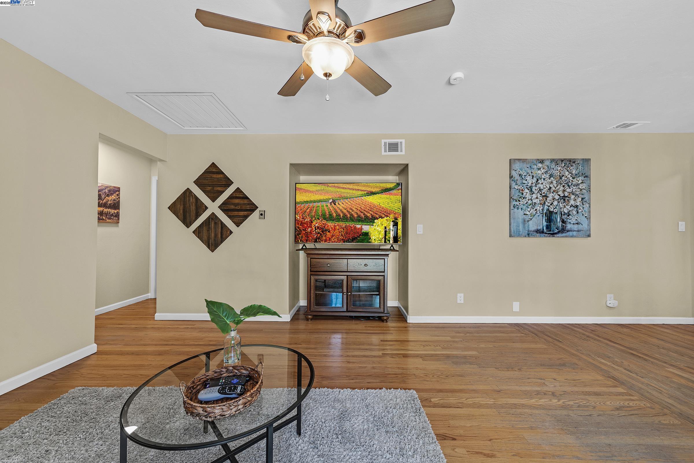 Detail Gallery Image 14 of 28 For 1391 Anza Way, Livermore,  CA 94550 - 3 Beds | 2 Baths