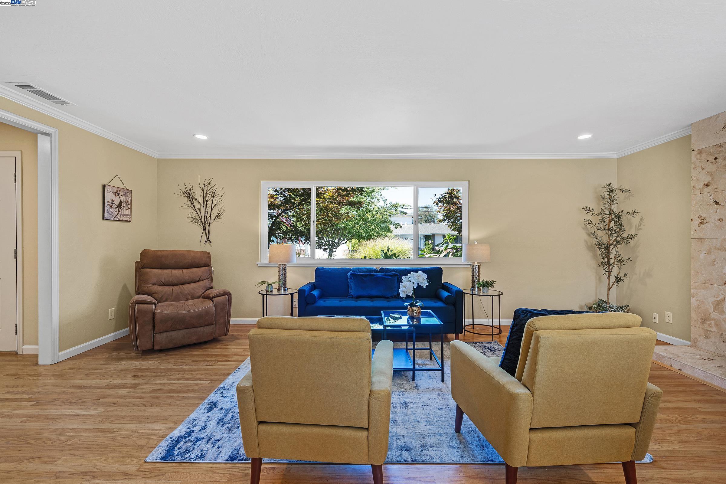 Detail Gallery Image 4 of 28 For 1391 Anza Way, Livermore,  CA 94550 - 3 Beds | 2 Baths