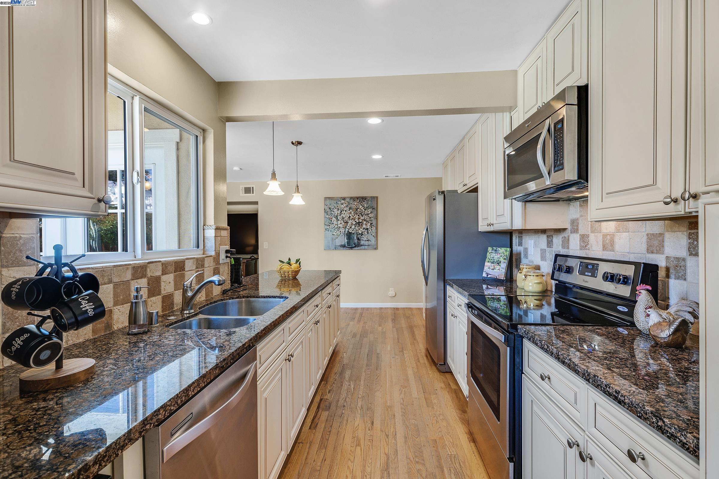 Detail Gallery Image 9 of 28 For 1391 Anza Way, Livermore,  CA 94550 - 3 Beds | 2 Baths