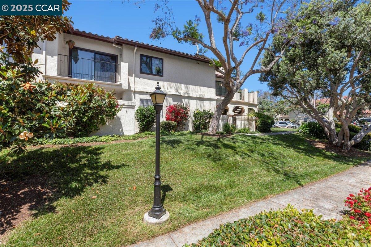 Detail Gallery Image 12 of 40 For 4145 Porte De Merano #128,  San Diego,  CA 92122 - 2 Beds | 2 Baths