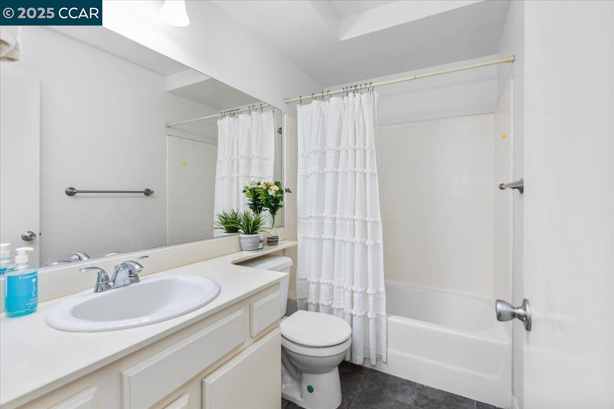 Detail Gallery Image 18 of 40 For 4145 Porte De Merano #128,  San Diego,  CA 92122 - 2 Beds | 2 Baths
