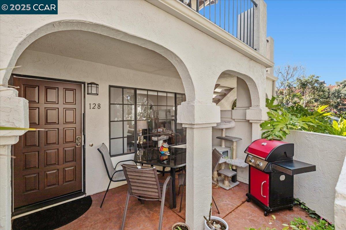 Detail Gallery Image 3 of 40 For 4145 Porte De Merano #128,  San Diego,  CA 92122 - 2 Beds | 2 Baths