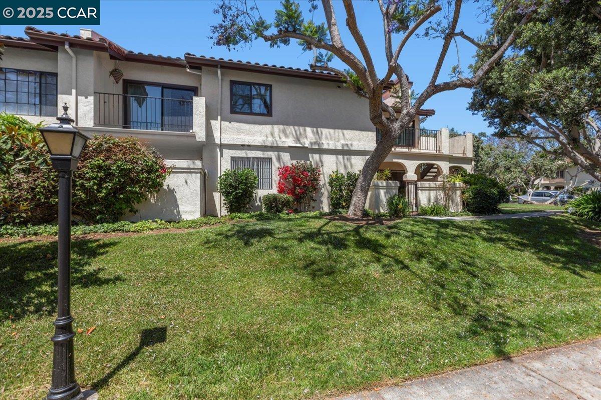 Detail Gallery Image 24 of 40 For 4145 Porte De Merano #128,  San Diego,  CA 92122 - 2 Beds | 2 Baths