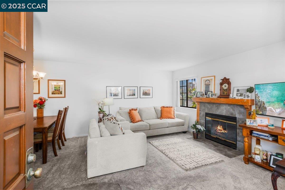 Detail Gallery Image 4 of 40 For 4145 Porte De Merano #128,  San Diego,  CA 92122 - 2 Beds | 2 Baths