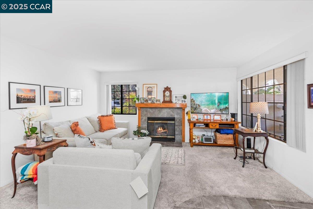 Detail Gallery Image 5 of 40 For 4145 Porte De Merano #128,  San Diego,  CA 92122 - 2 Beds | 2 Baths