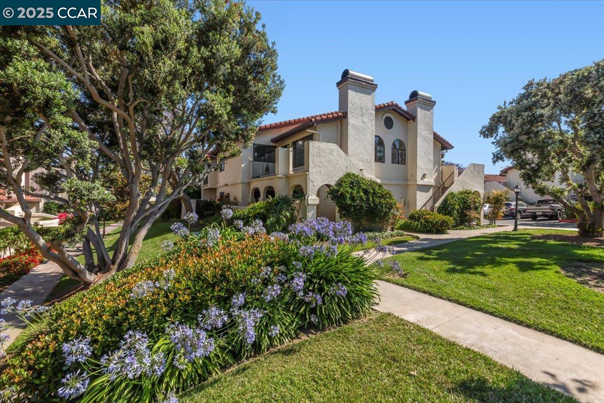 Detail Gallery Image 9 of 40 For 4145 Porte De Merano #128,  San Diego,  CA 92122 - 2 Beds | 2 Baths