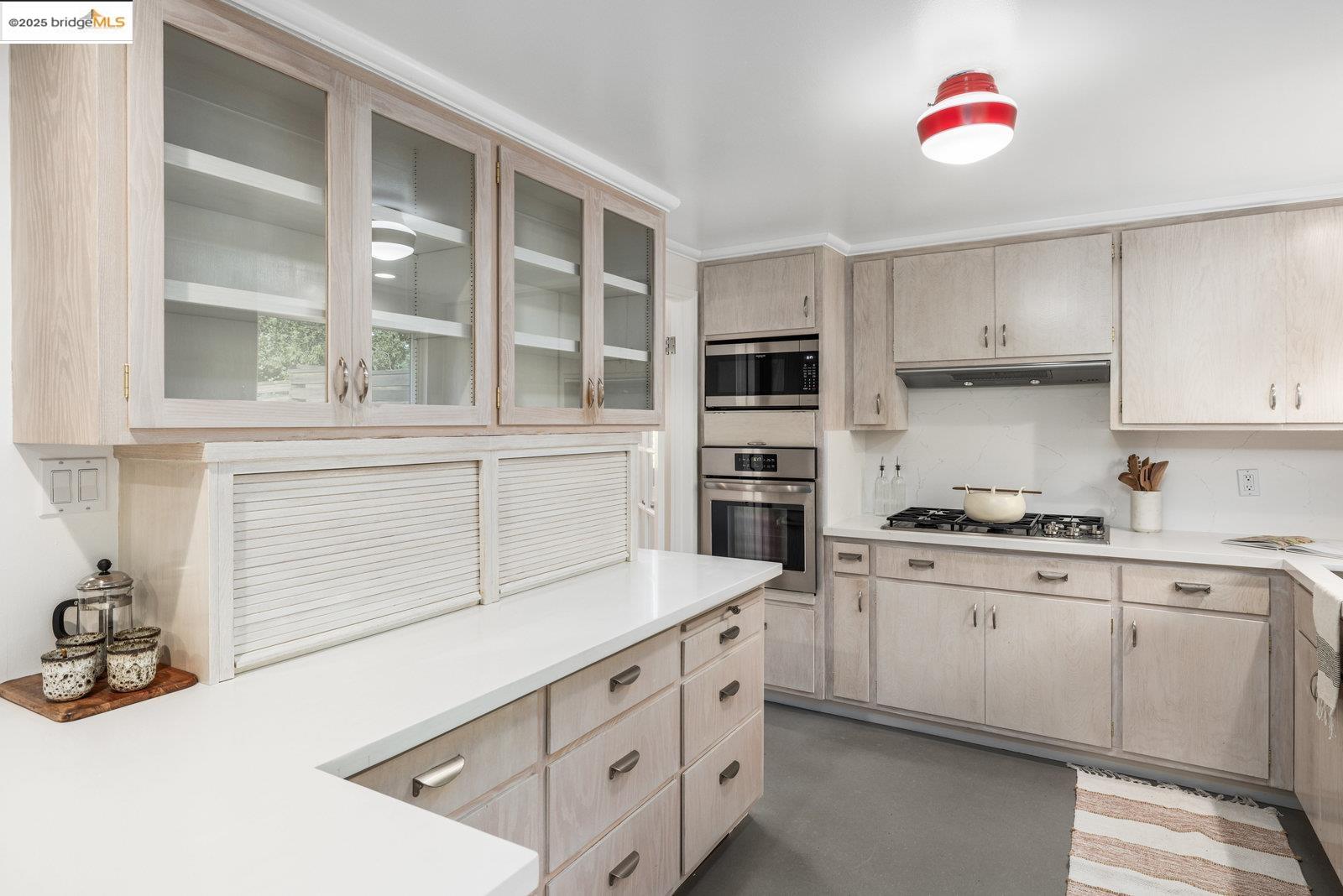 Detail Gallery Image 17 of 53 For 25 Cavoretto Ln, El Sobrante,  CA 94803 - 4 Beds | 2 Baths