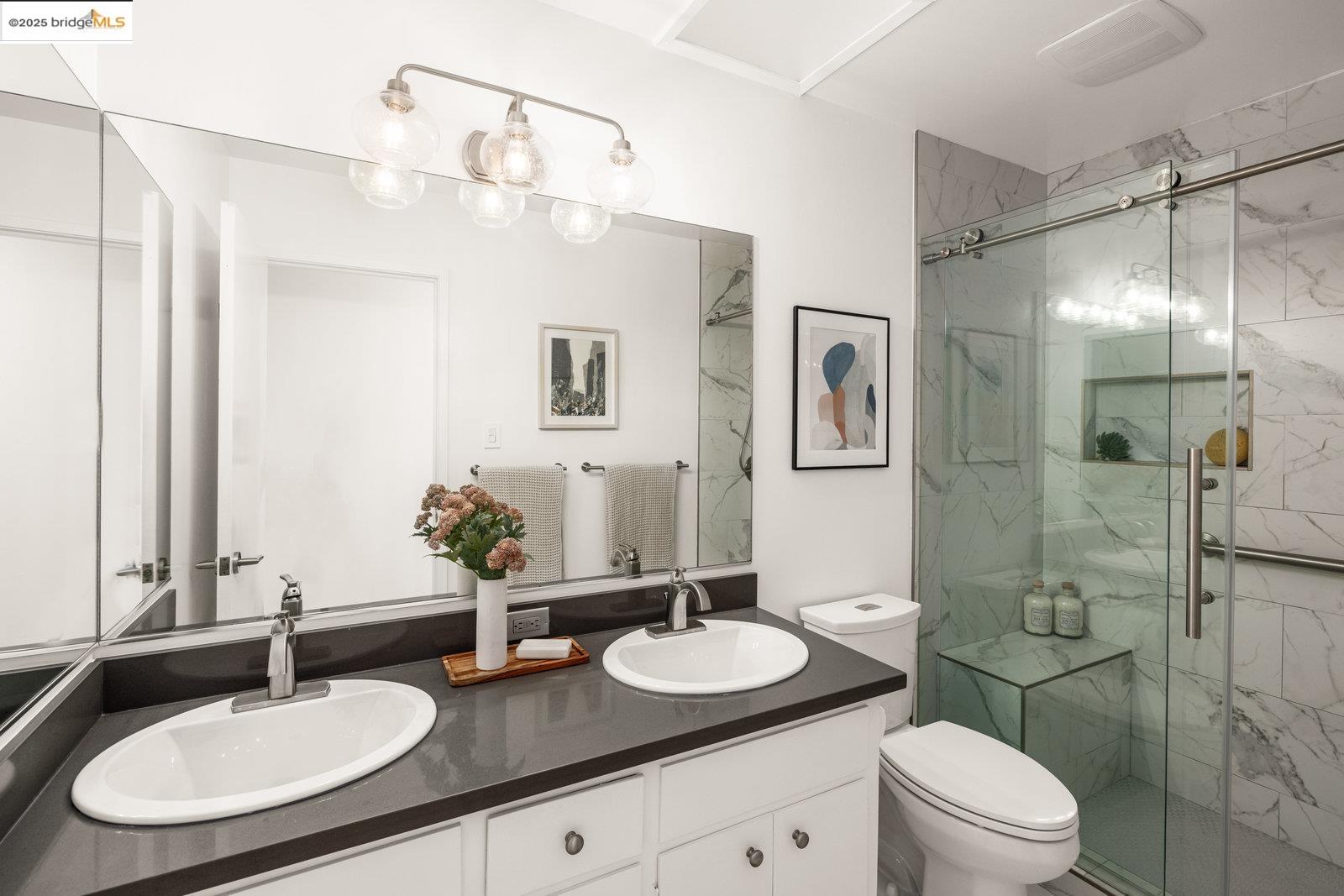 Detail Gallery Image 22 of 53 For 25 Cavoretto Ln, El Sobrante,  CA 94803 - 4 Beds | 2 Baths