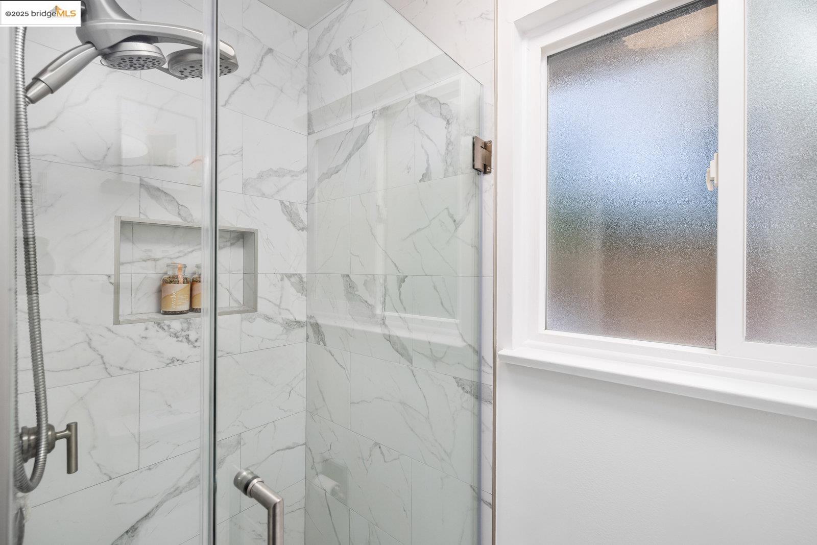 Detail Gallery Image 30 of 53 For 25 Cavoretto Ln, El Sobrante,  CA 94803 - 4 Beds | 2 Baths