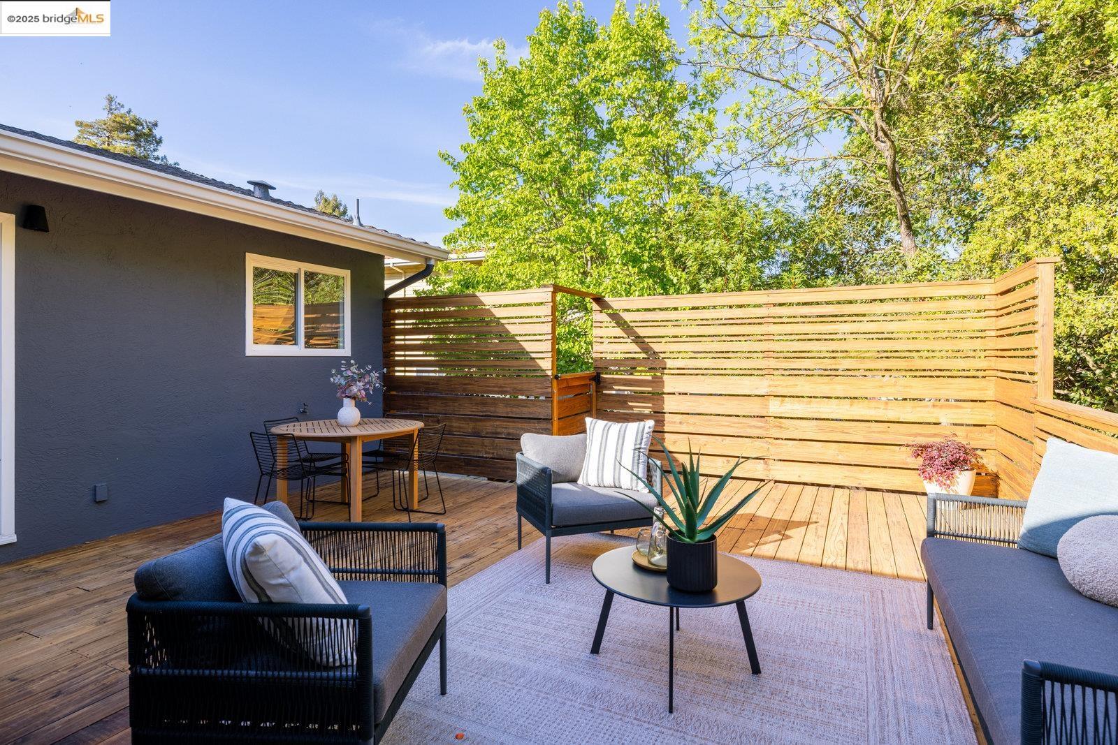 Detail Gallery Image 33 of 53 For 25 Cavoretto Ln, El Sobrante,  CA 94803 - 4 Beds | 2 Baths