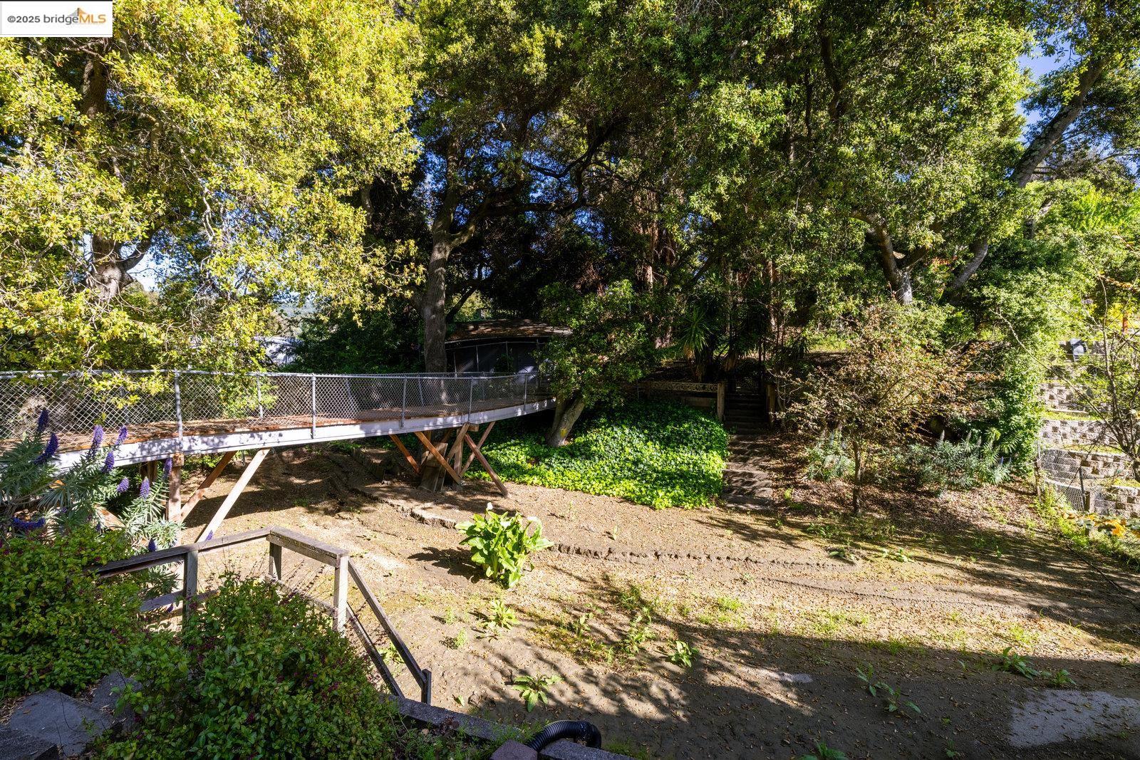 Detail Gallery Image 35 of 53 For 25 Cavoretto Ln, El Sobrante,  CA 94803 - 4 Beds | 2 Baths
