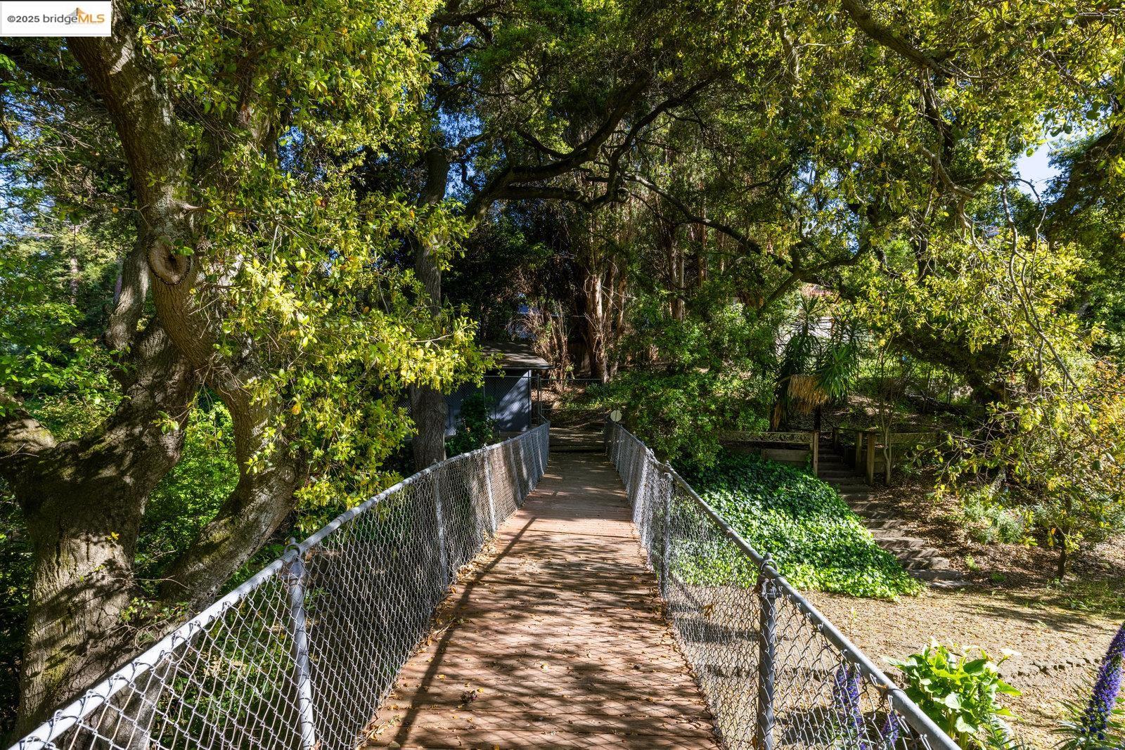 Detail Gallery Image 37 of 53 For 25 Cavoretto Ln, El Sobrante,  CA 94803 - 4 Beds | 2 Baths
