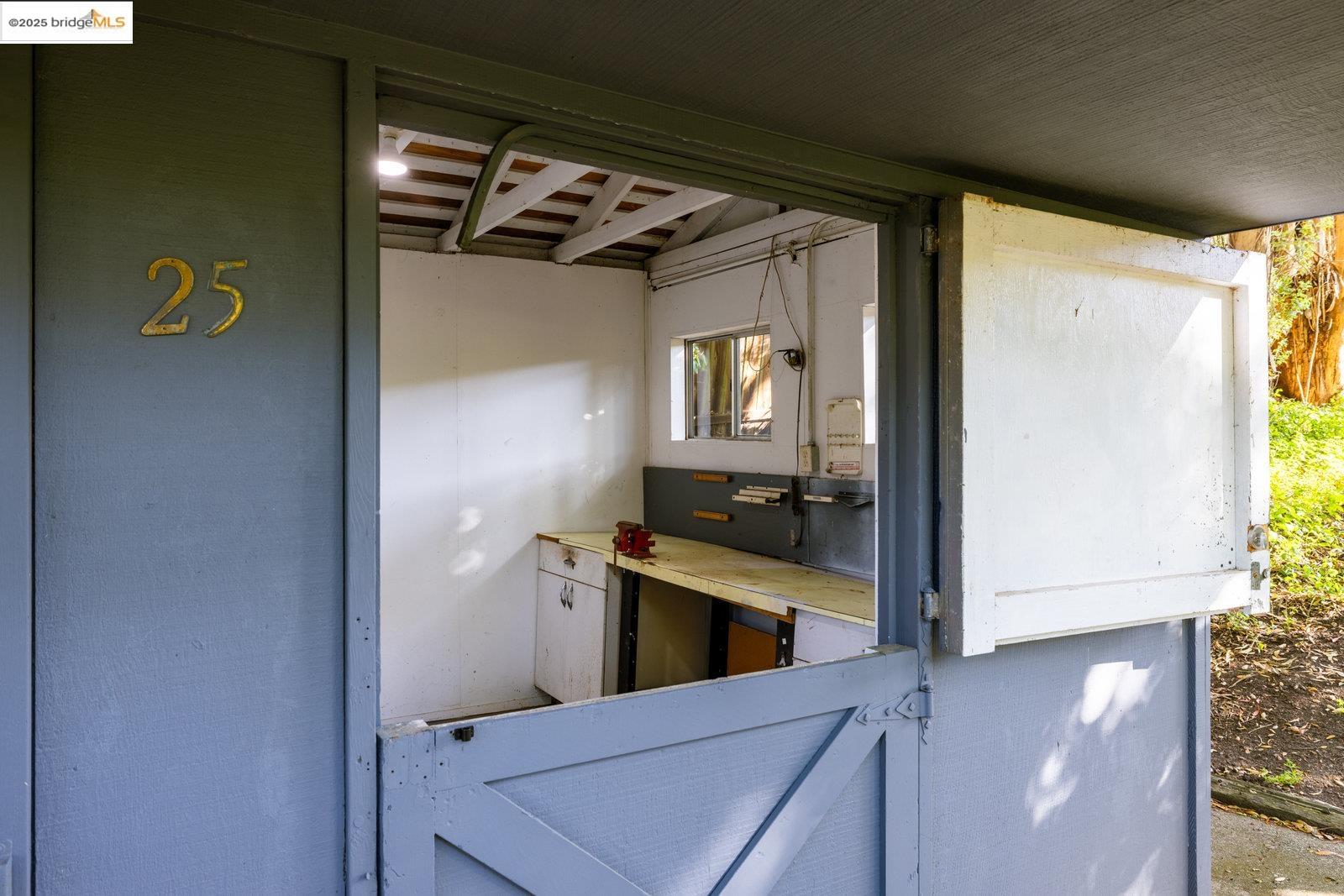Detail Gallery Image 39 of 53 For 25 Cavoretto Ln, El Sobrante,  CA 94803 - 4 Beds | 2 Baths