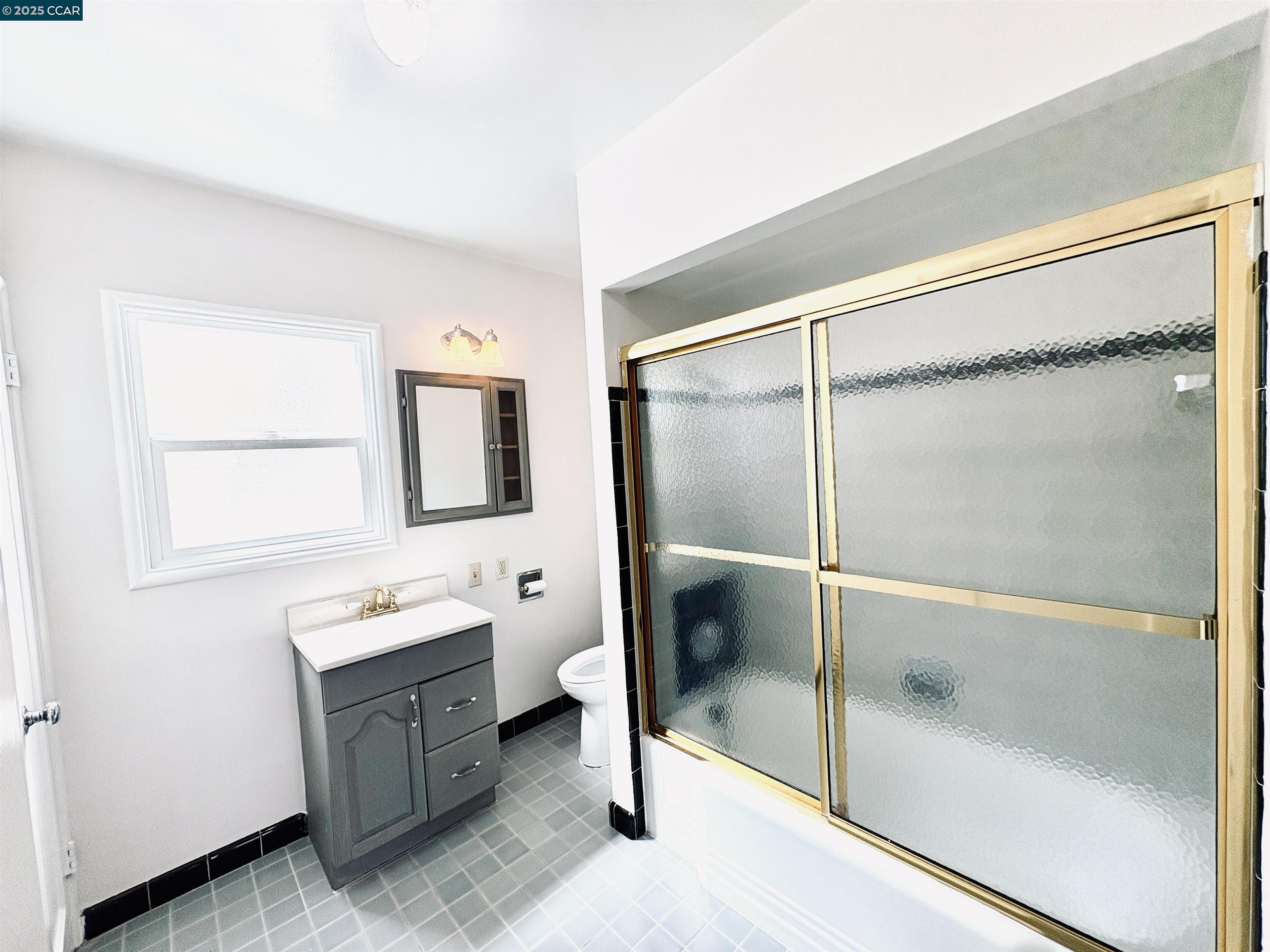 Detail Gallery Image 29 of 32 For 3038 Shattuck Ave, Berkeley,  CA 94705 - – Beds | – Baths