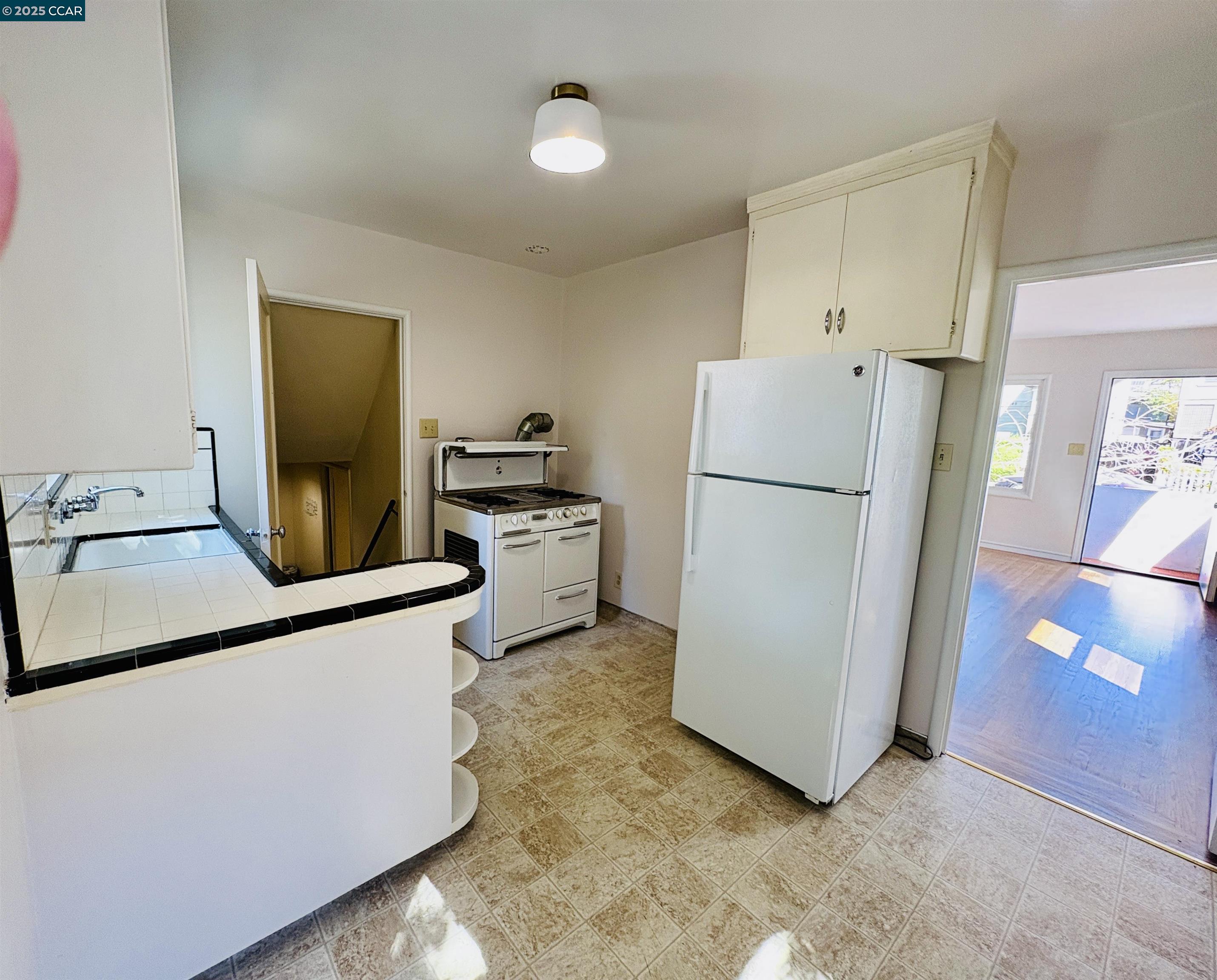 Detail Gallery Image 30 of 32 For 3038 Shattuck Ave, Berkeley,  CA 94705 - – Beds | – Baths